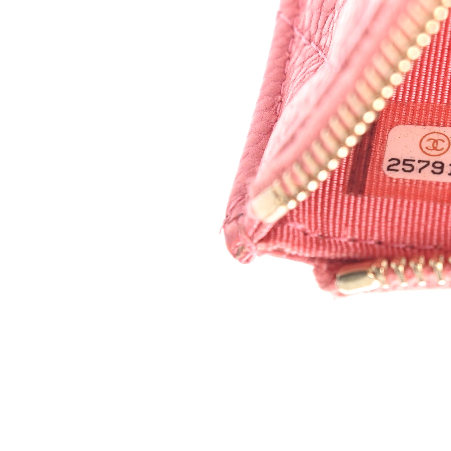 Iridescent Caviar Quilted Classic Zip Pouch Pink