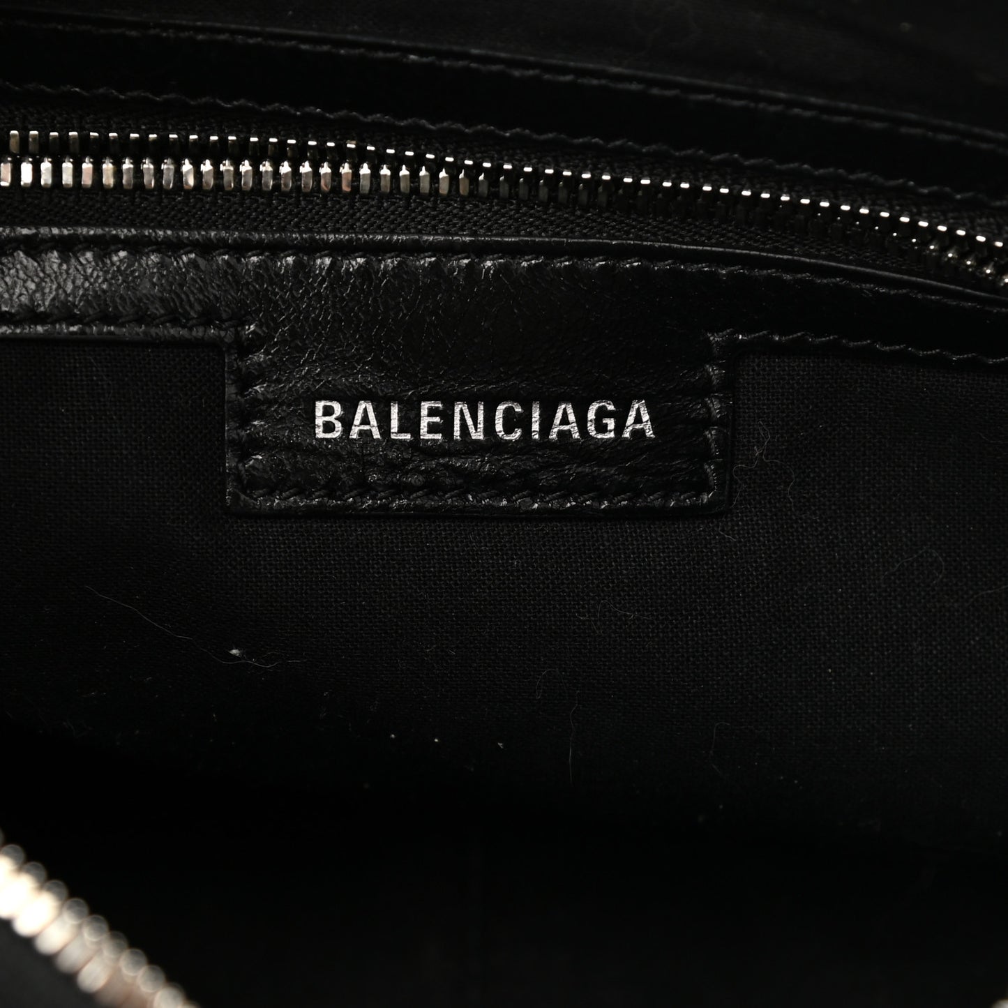 Agneau Arena Small Le Cagole Shoulder Bag Black