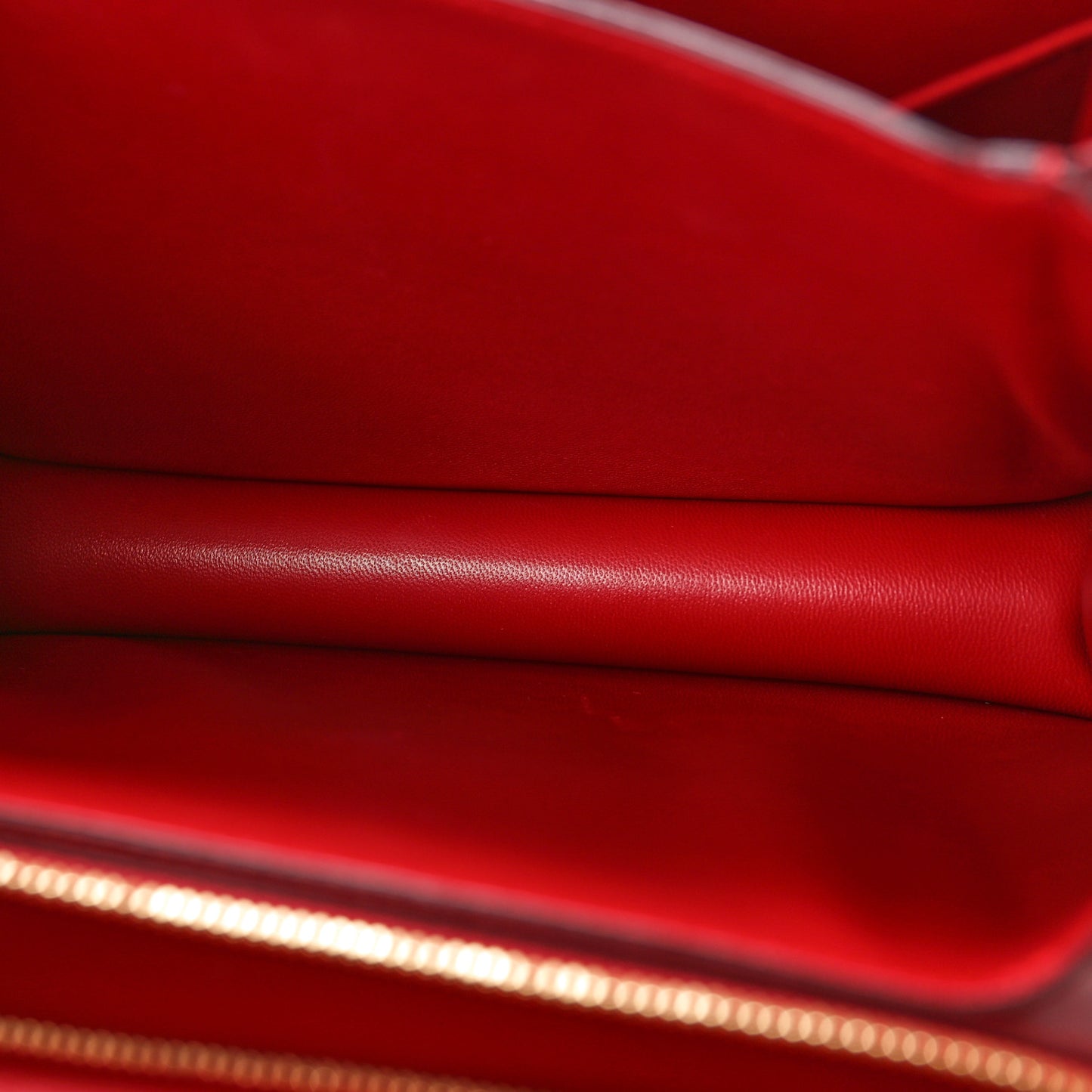 Smooth Calfskin Medium Classic Box Flap Bag Red