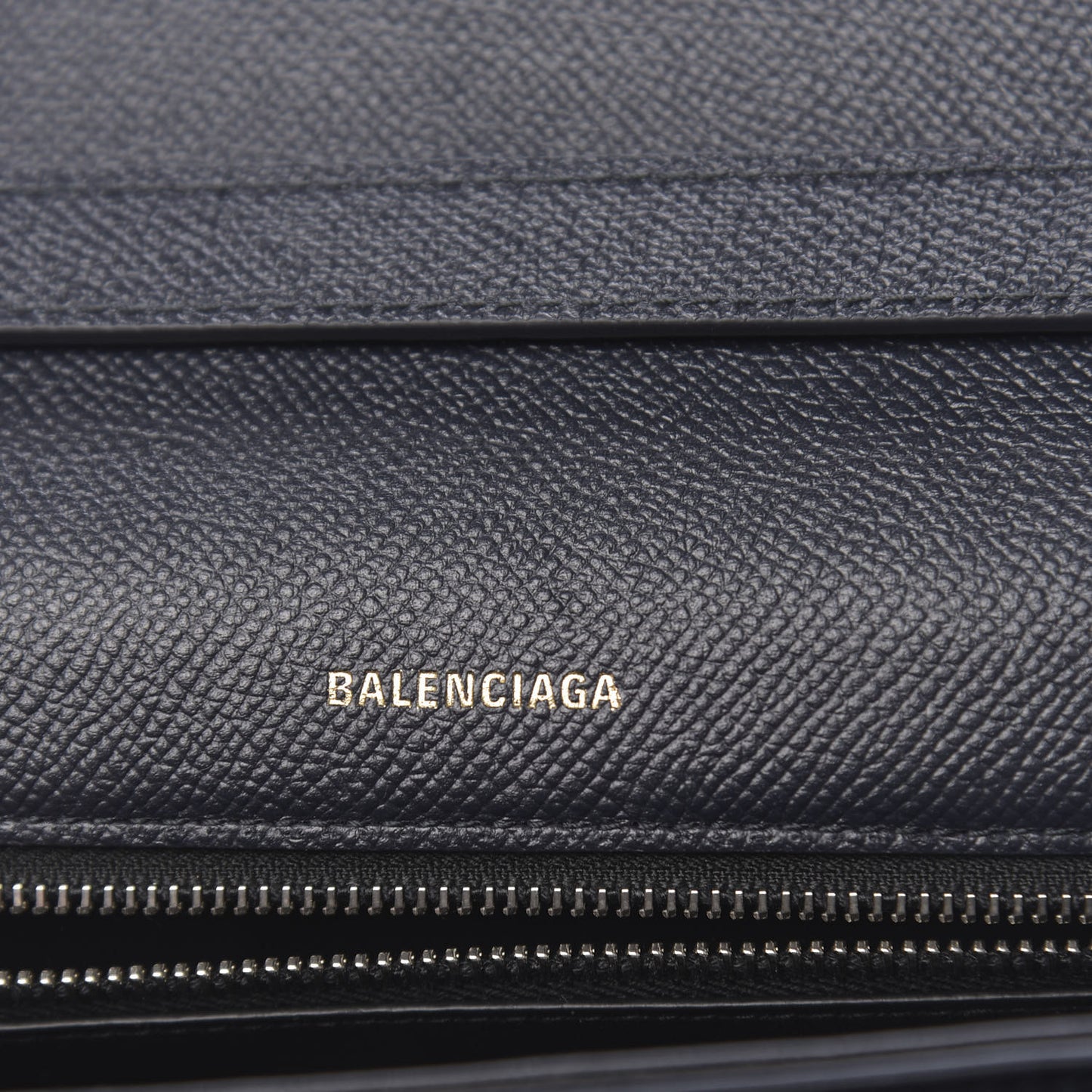 Signature Grained Calfskin Logo S Ville Day Bag Bleu Tempete Jaune