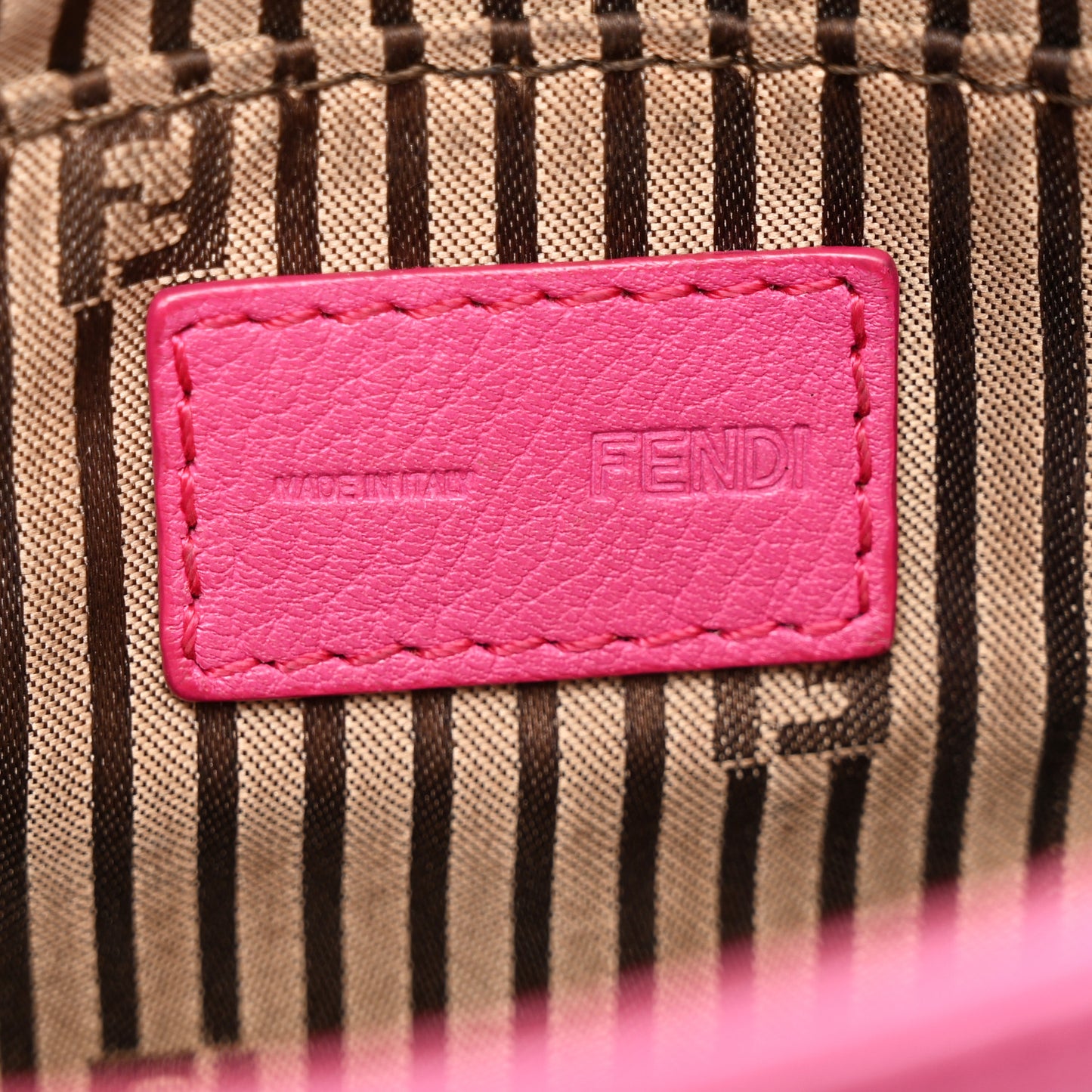 Vitello Flamingo Fendista Pouchette Crossbody Lampone