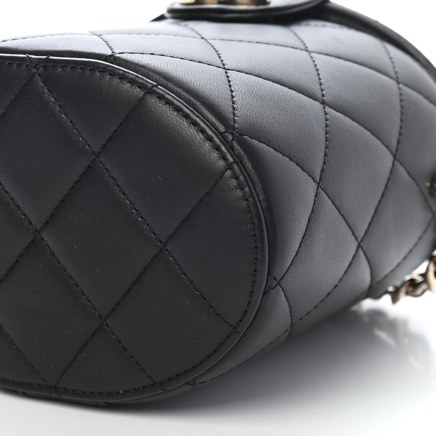 Lambskin Resin Elegant Chain Vanity Case Black