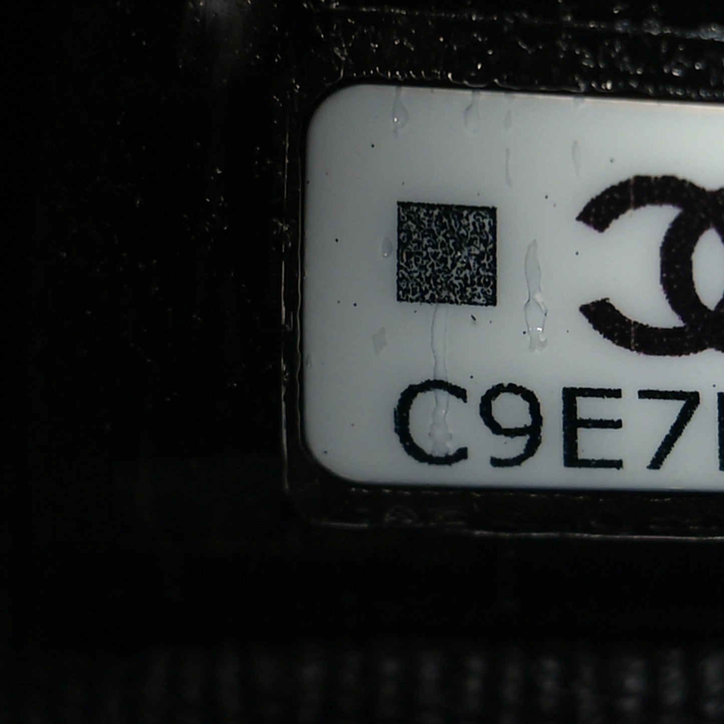 Shiny Caviar Quilted Bow Pouch Hobo Black