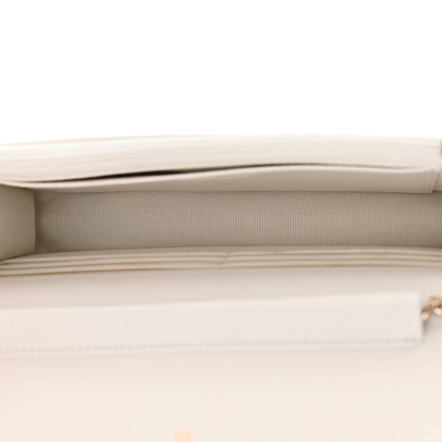 Caviar Quilted Wallet on Chain WOC White