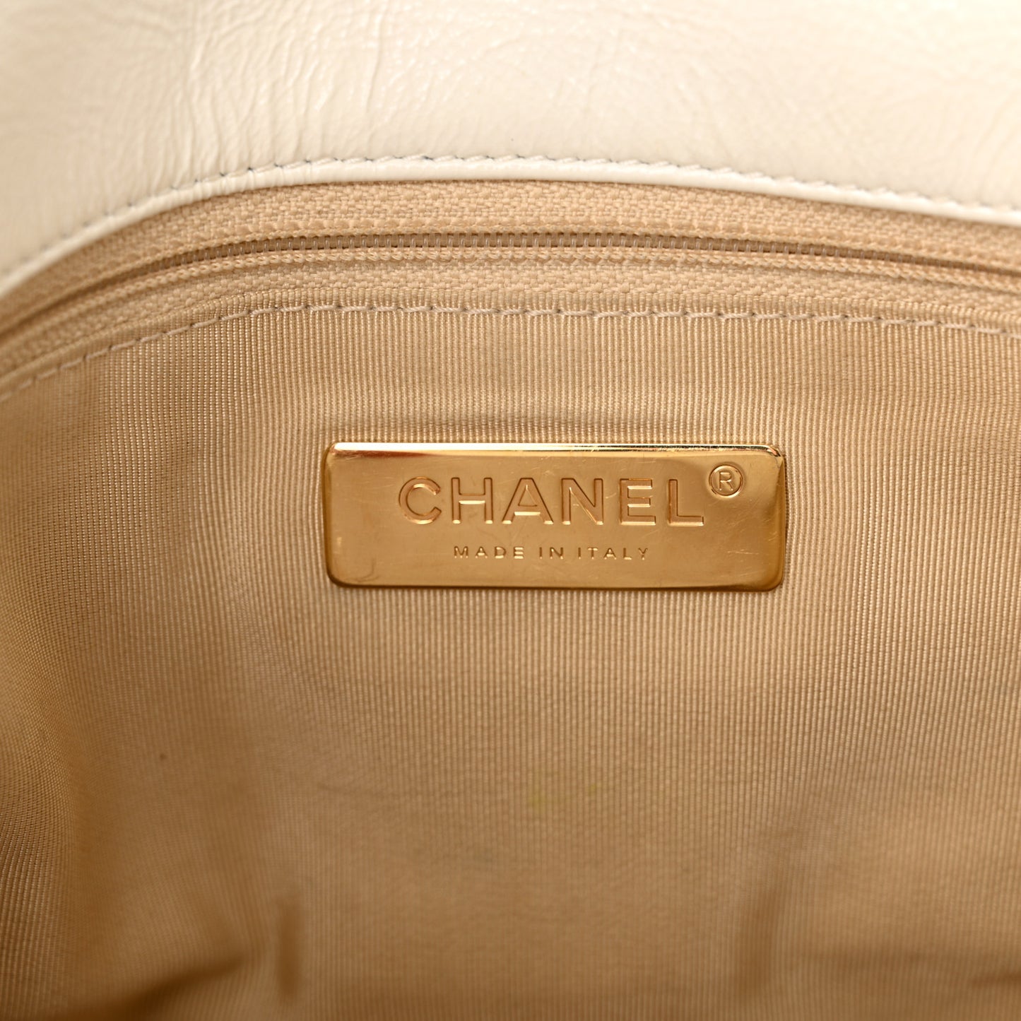 Shiny Crumpled Calfskin Quilted Medium Chanel 19 Flap White