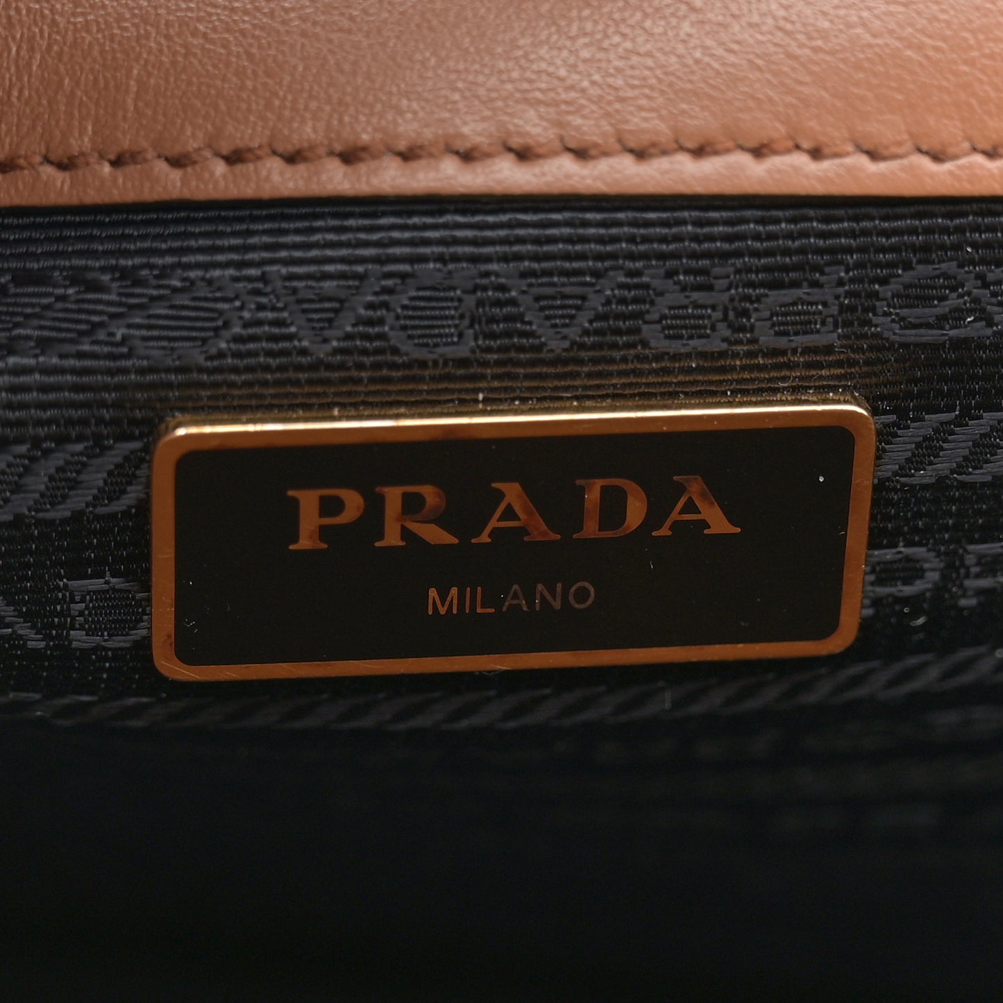 Saffiano Soft Calfskin Large Tote Cannella