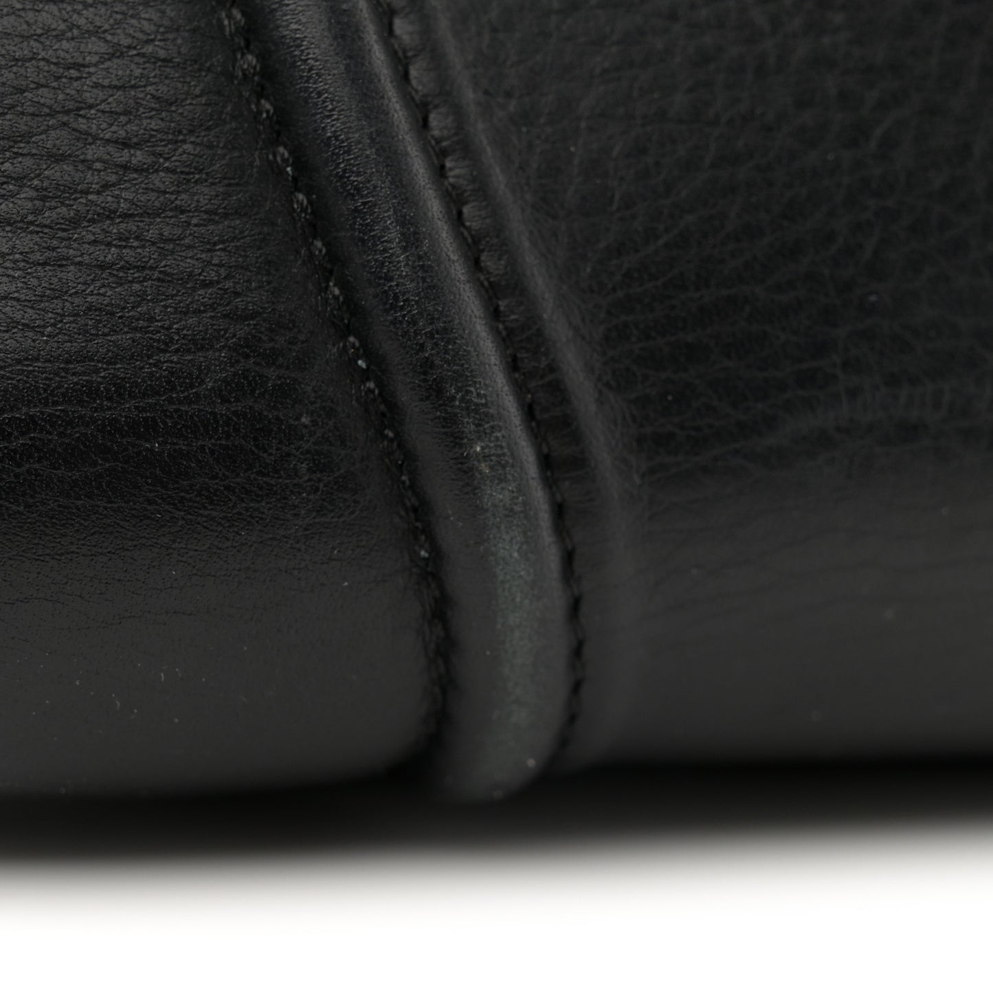 Supple Calfskin Medium Phantom Luggage Black