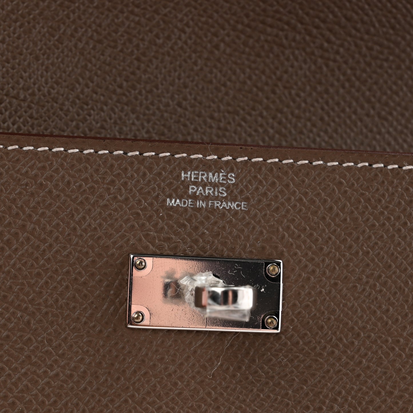 Epsom Kelly Longue Wallet Etoupe