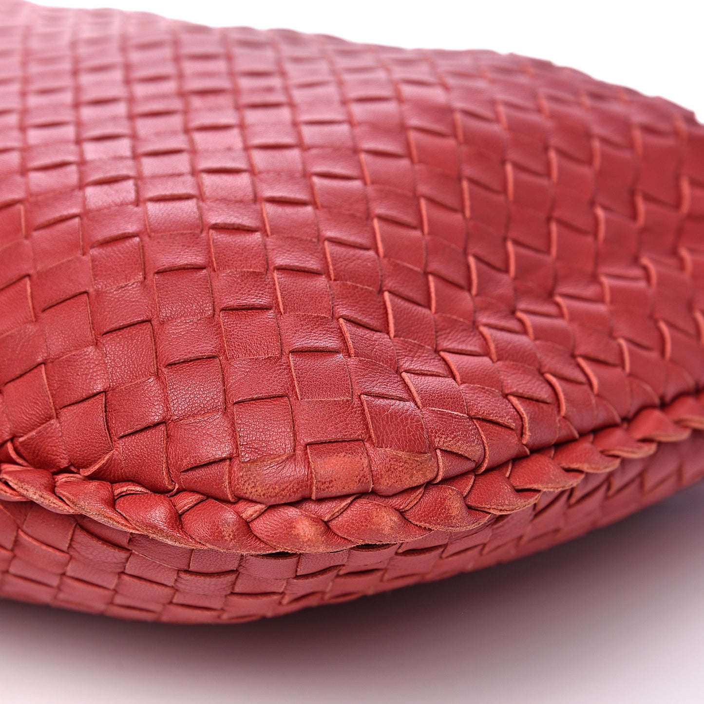 Nappa Intrecciato Medium Veneta Hobo Fraise