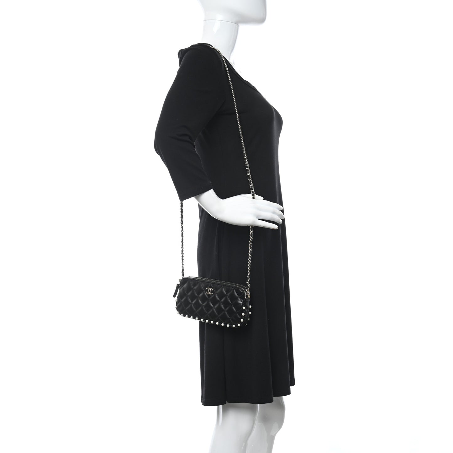 Calfskin Quilted Pearl Small Clutch With Chain Black