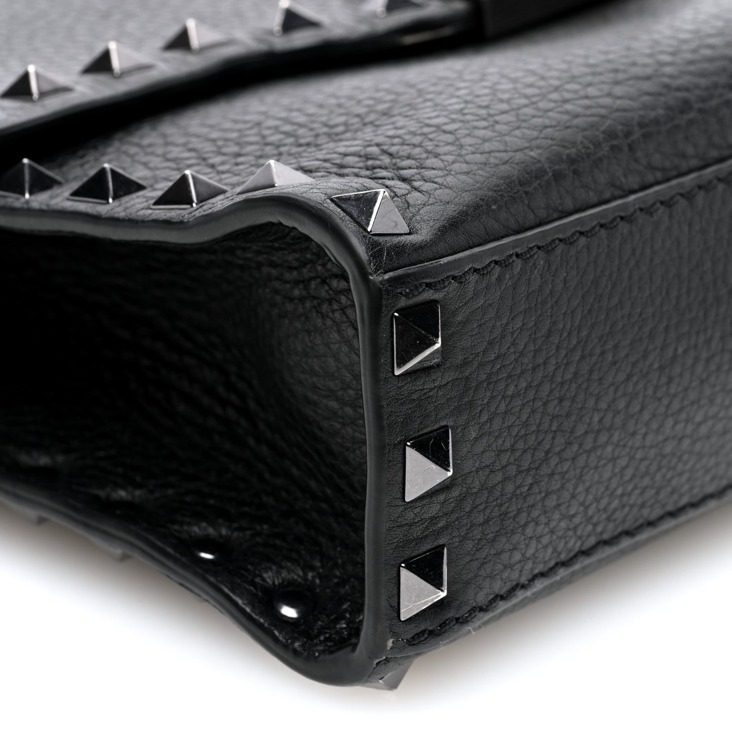 Pebbled Calfskin Monochrome Medium Rockstud Flip Lock Crossbody Bag Black