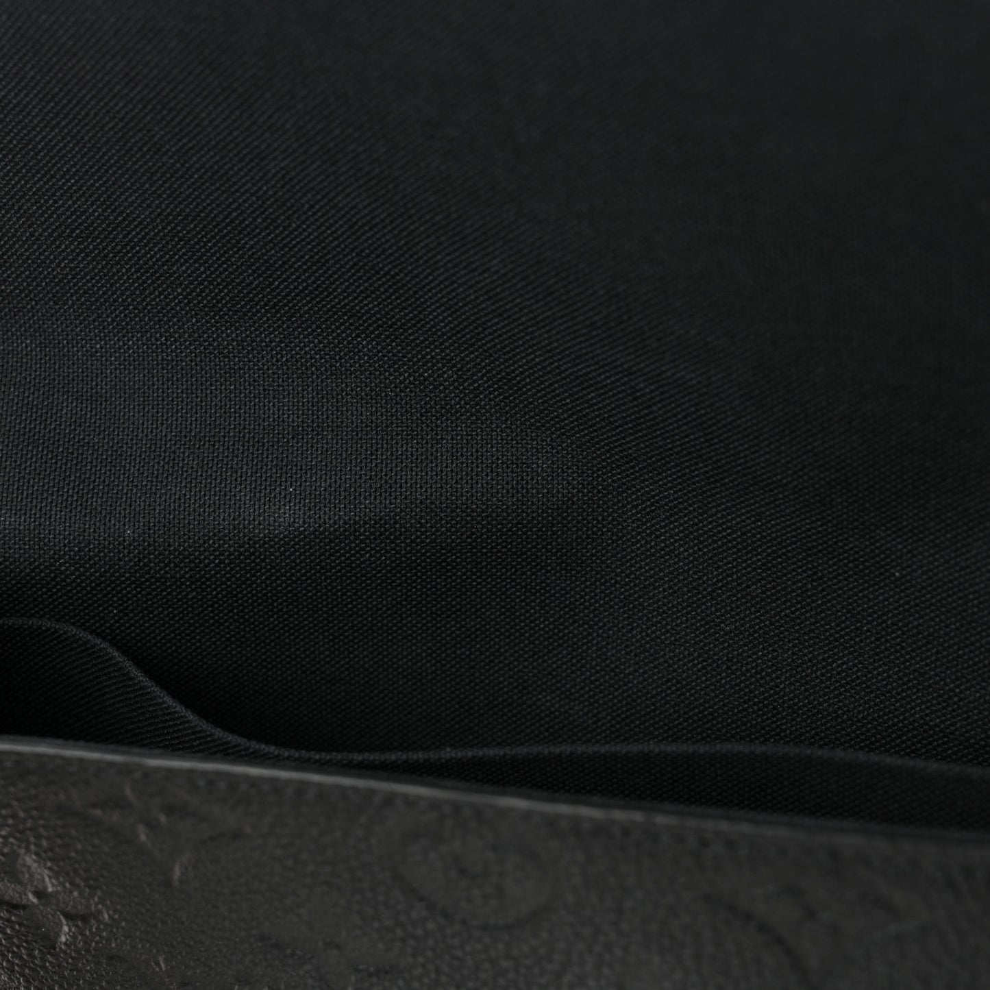 Empreinte Pochette Felicie Chain Wallet Black