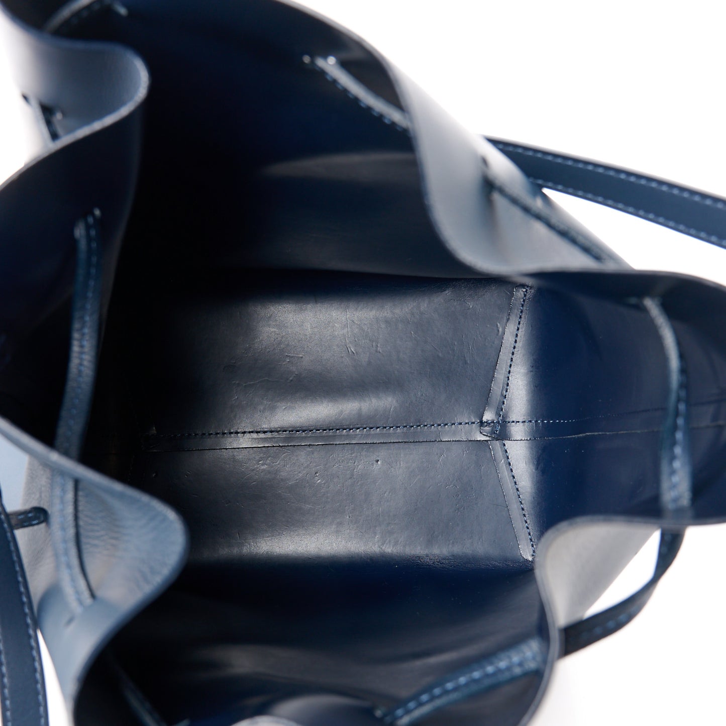 Vegetable Tanned Calfskin Bucket Bag Navy