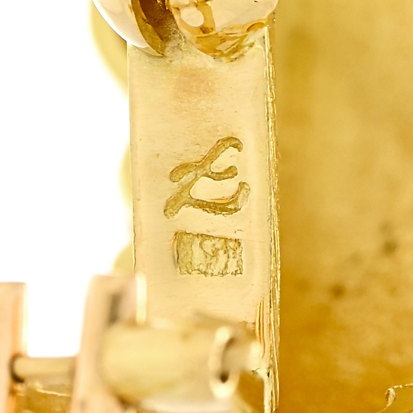 19K Yellow Gold Convertible Ear Clip Earrings