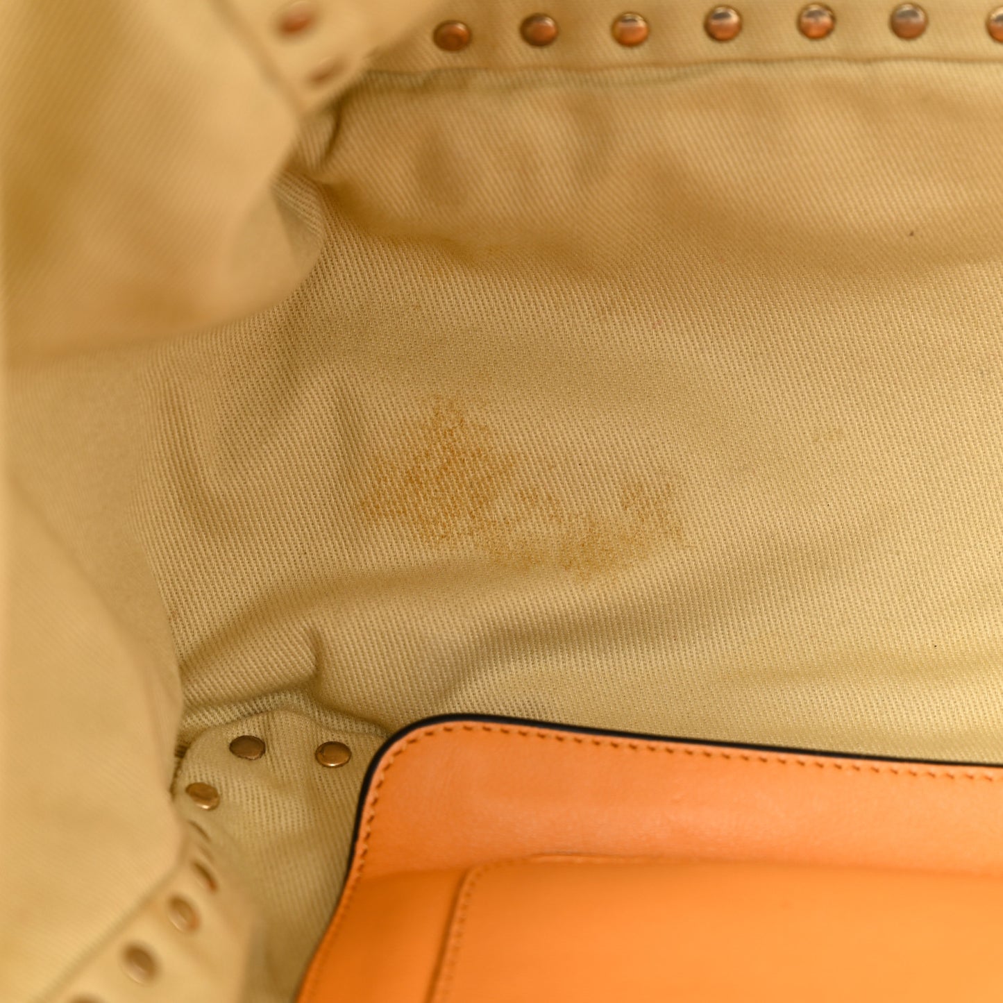 Vitello Medium Rockstud Tote Orange Fluo