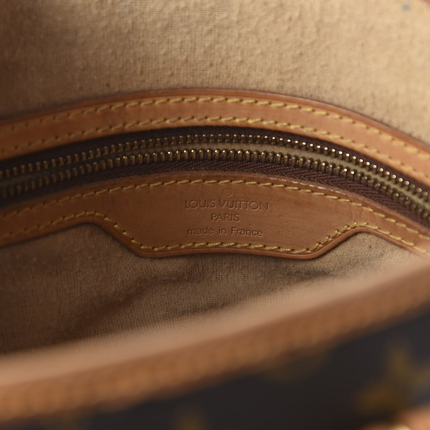 Monogram Petit Bucket 23