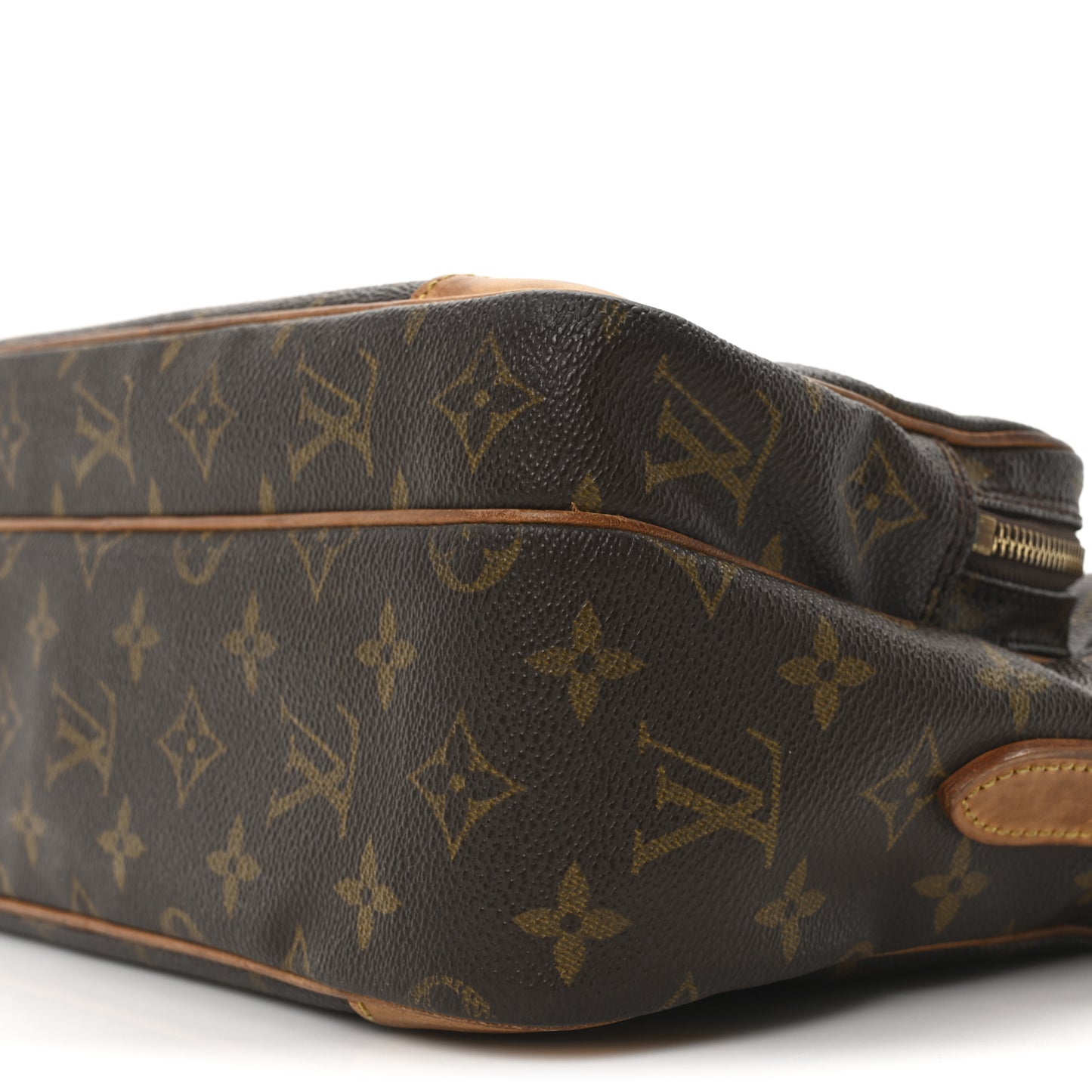 Monogram Nil 28