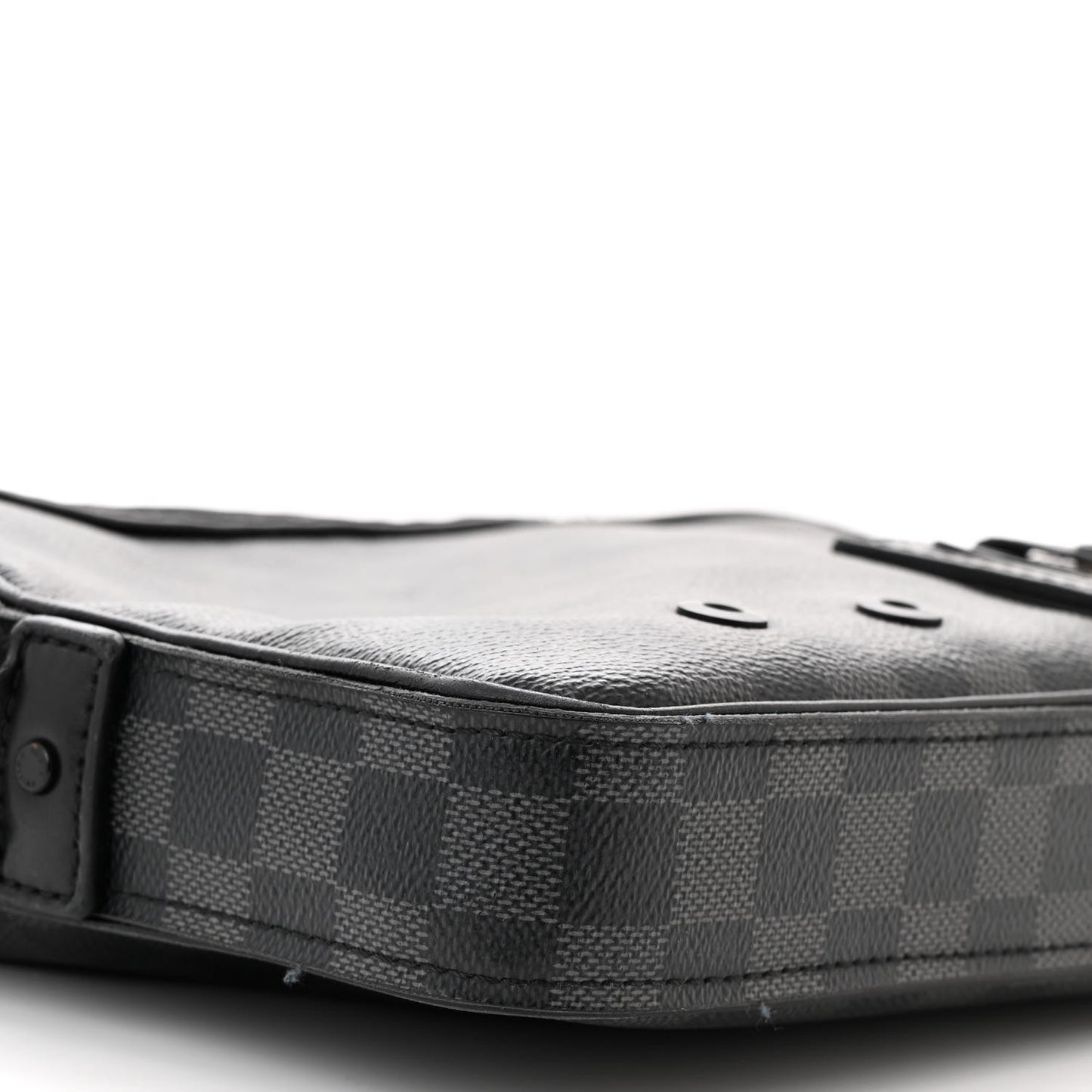 Damier Graphite Alpha Messenger Bag