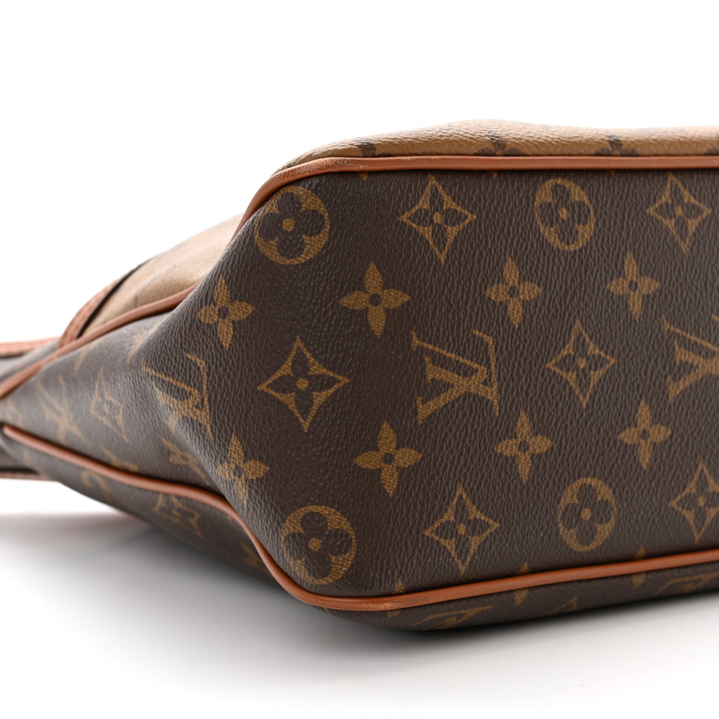 Reverse Monogram Dauphine Hobo PM
