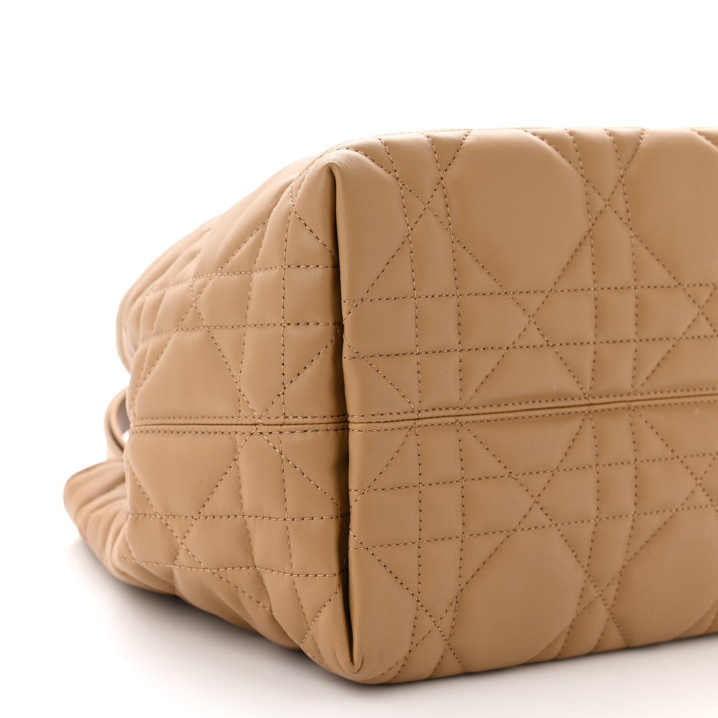 Calfskin Macrocannage Medium Toujours Tan