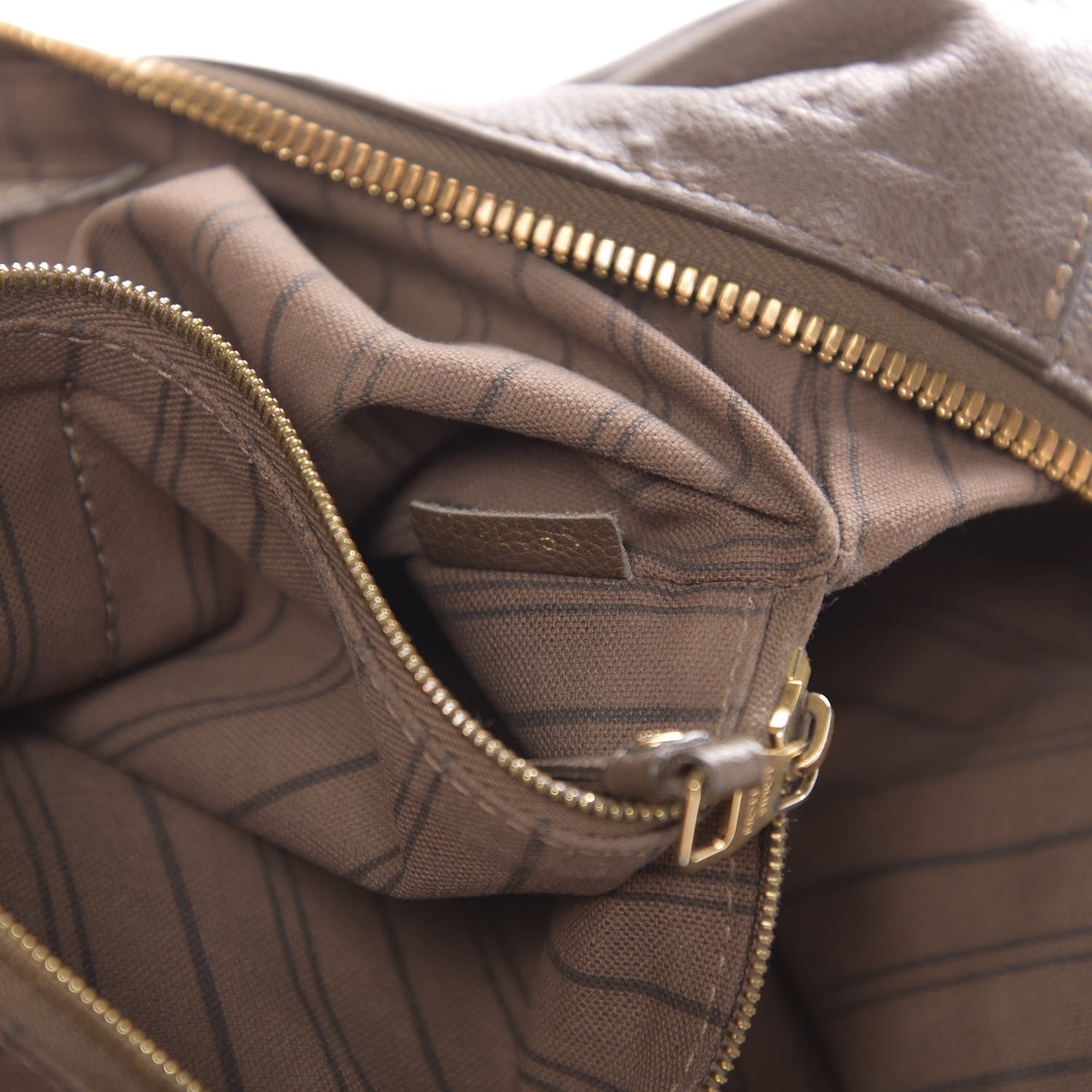 Louis Vuitton Empreinte Lumineuse PM Ombre 7 of 10