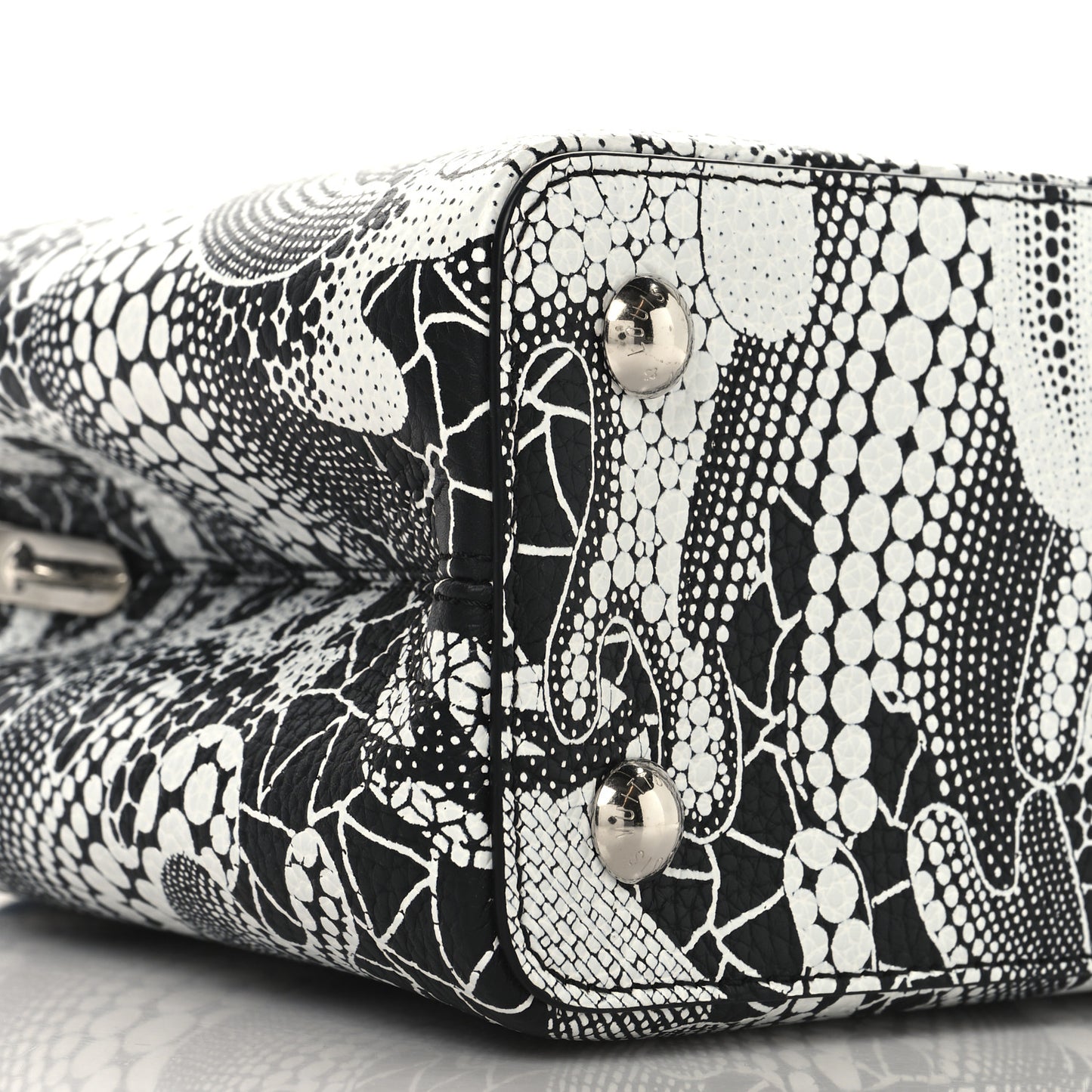 LV X YK Taurillon Psychedelic Capucines MM Black White
