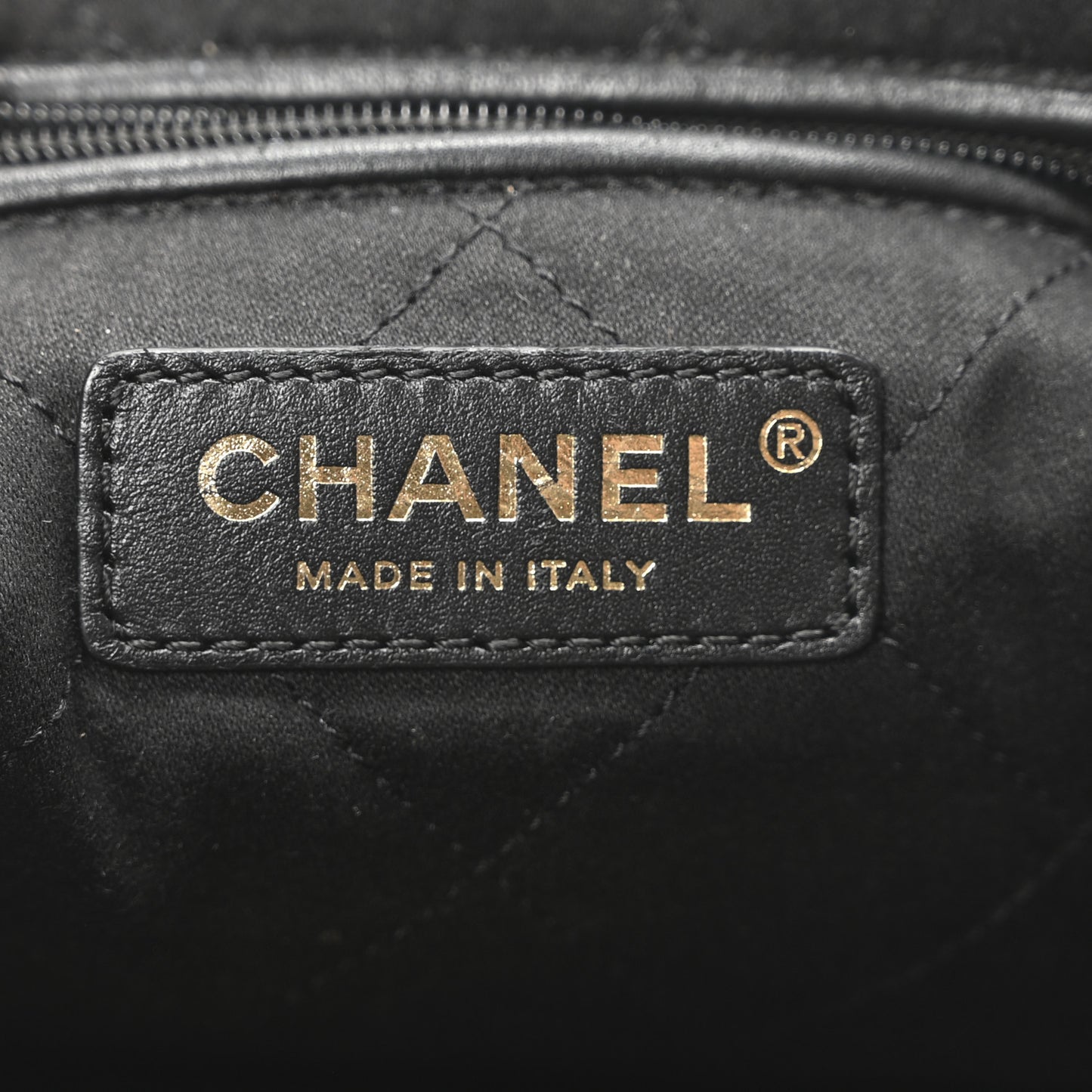 Shiny Caviar Quilted Small Chanel 22 Black