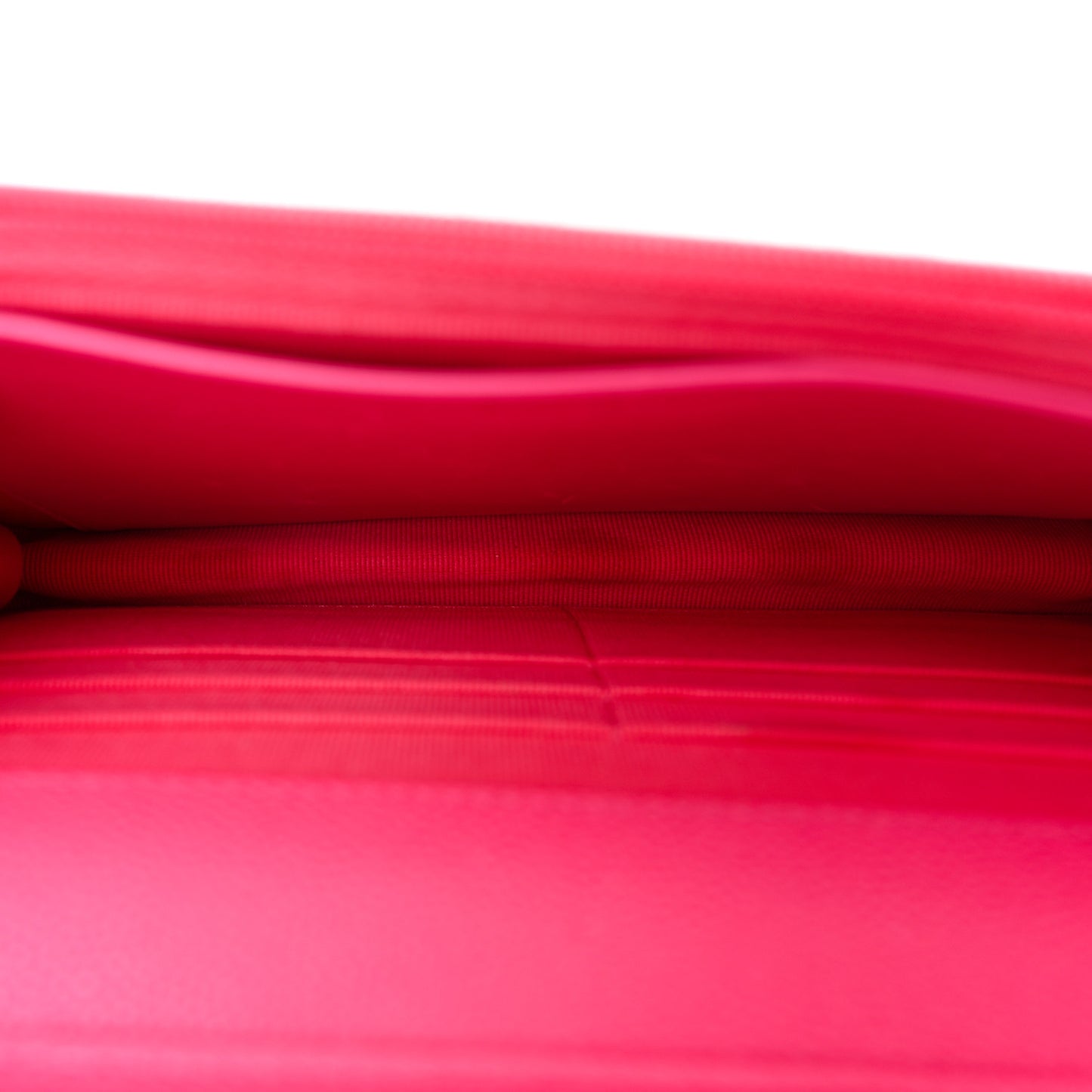 Caviar Quilted Wallet on Chain WOC Fuchsia