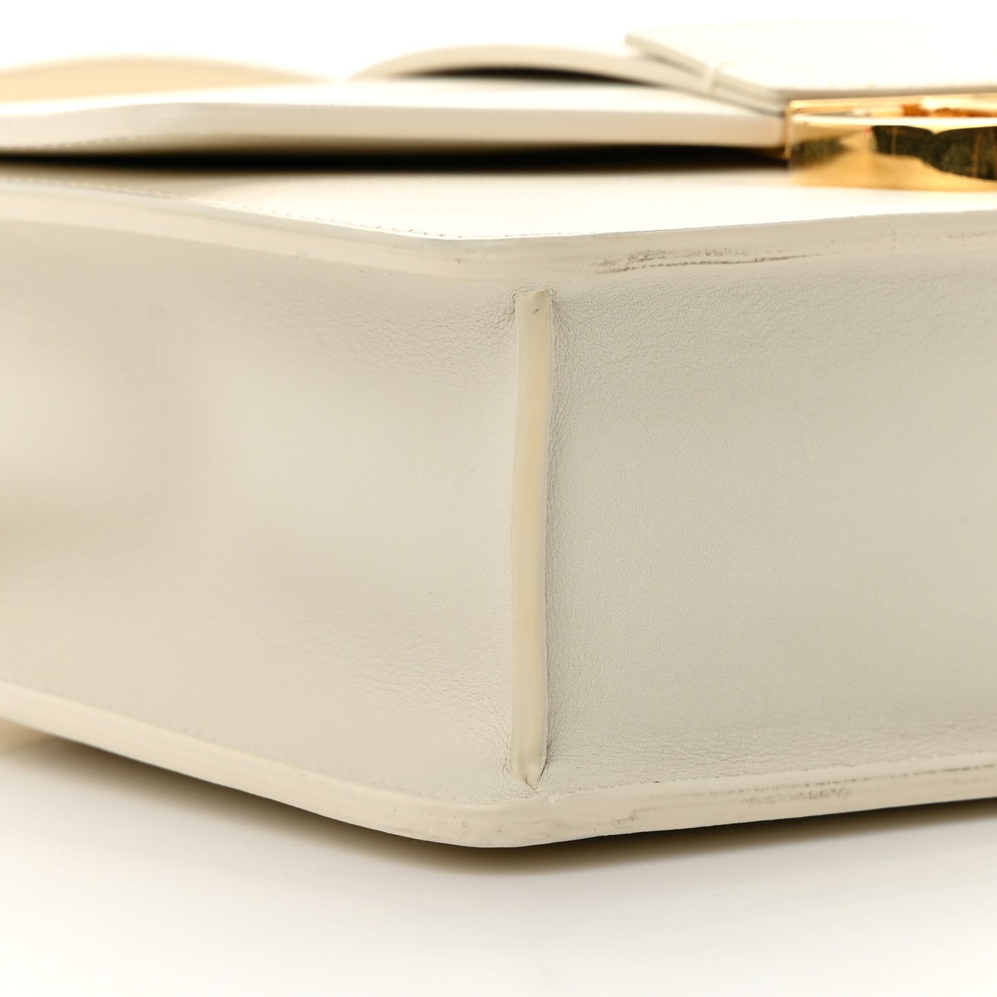 Box Calfskin 30 Montaigne Flap Bag Latte