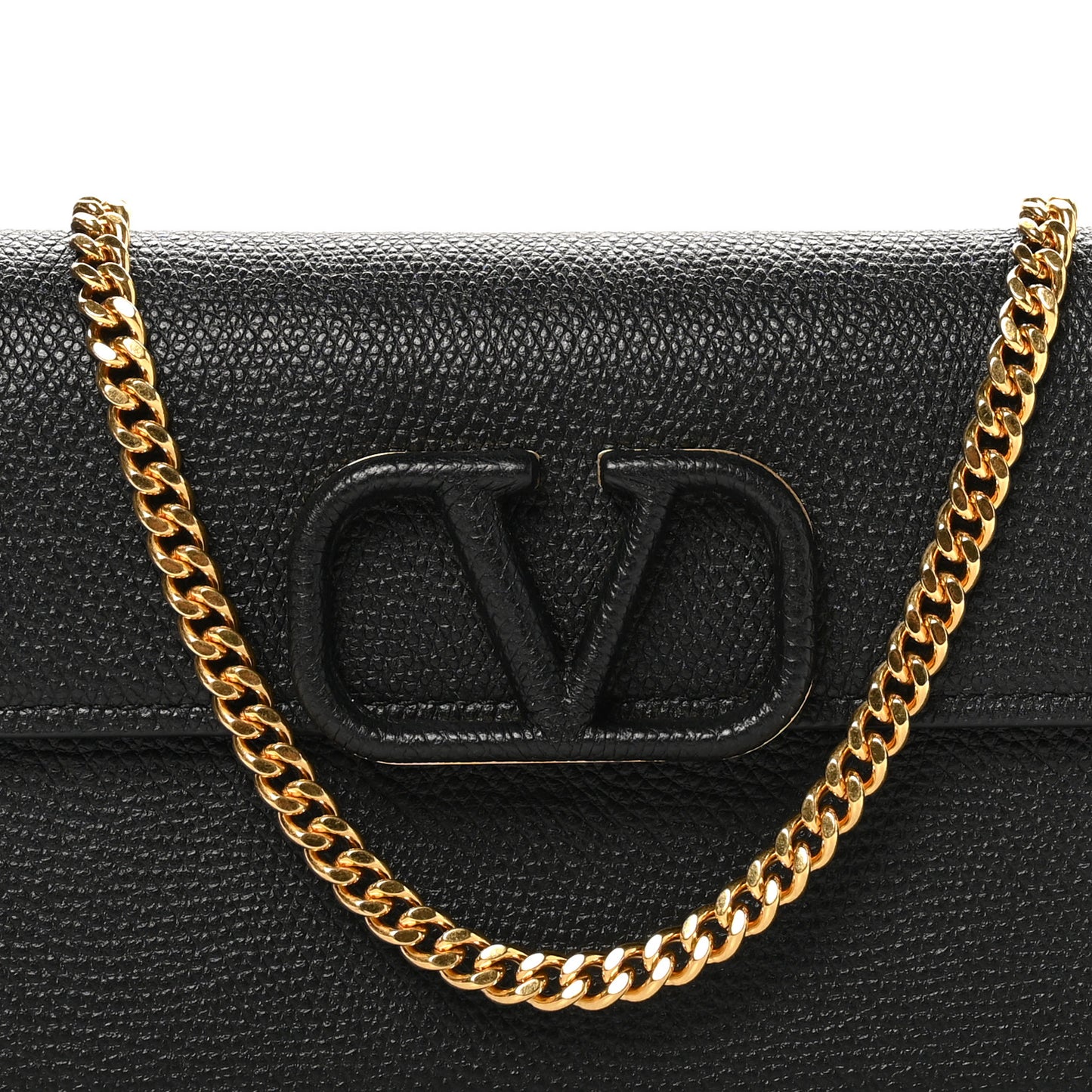 Grainy Calfskin Vlogo Wallet On Chain Black