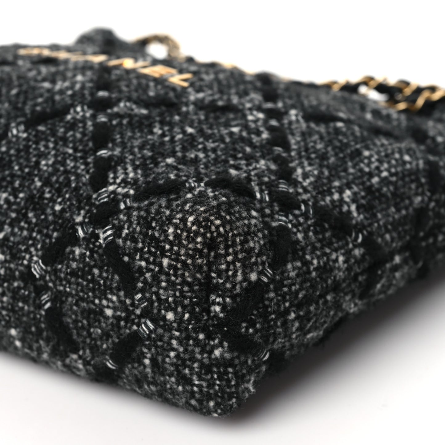 Tweed Quilted Chanel 22 Black Ecru