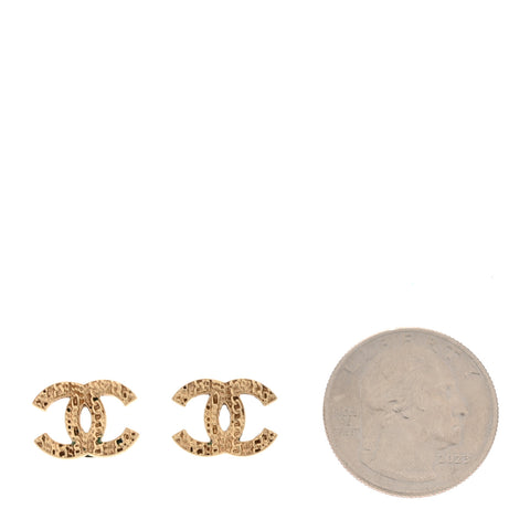 Metal Textured CC Earrings Gold