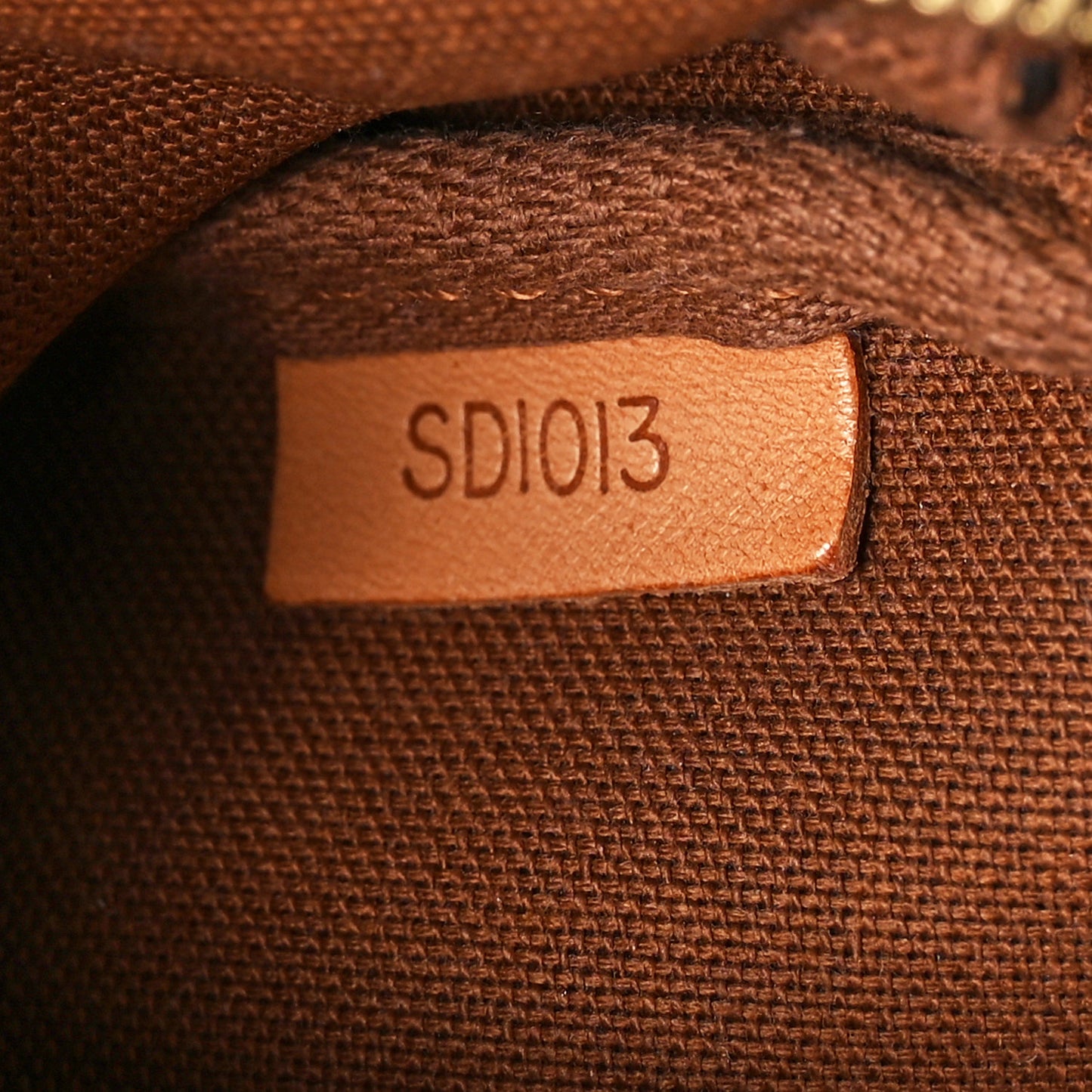 Monogram Petit Bucket 23