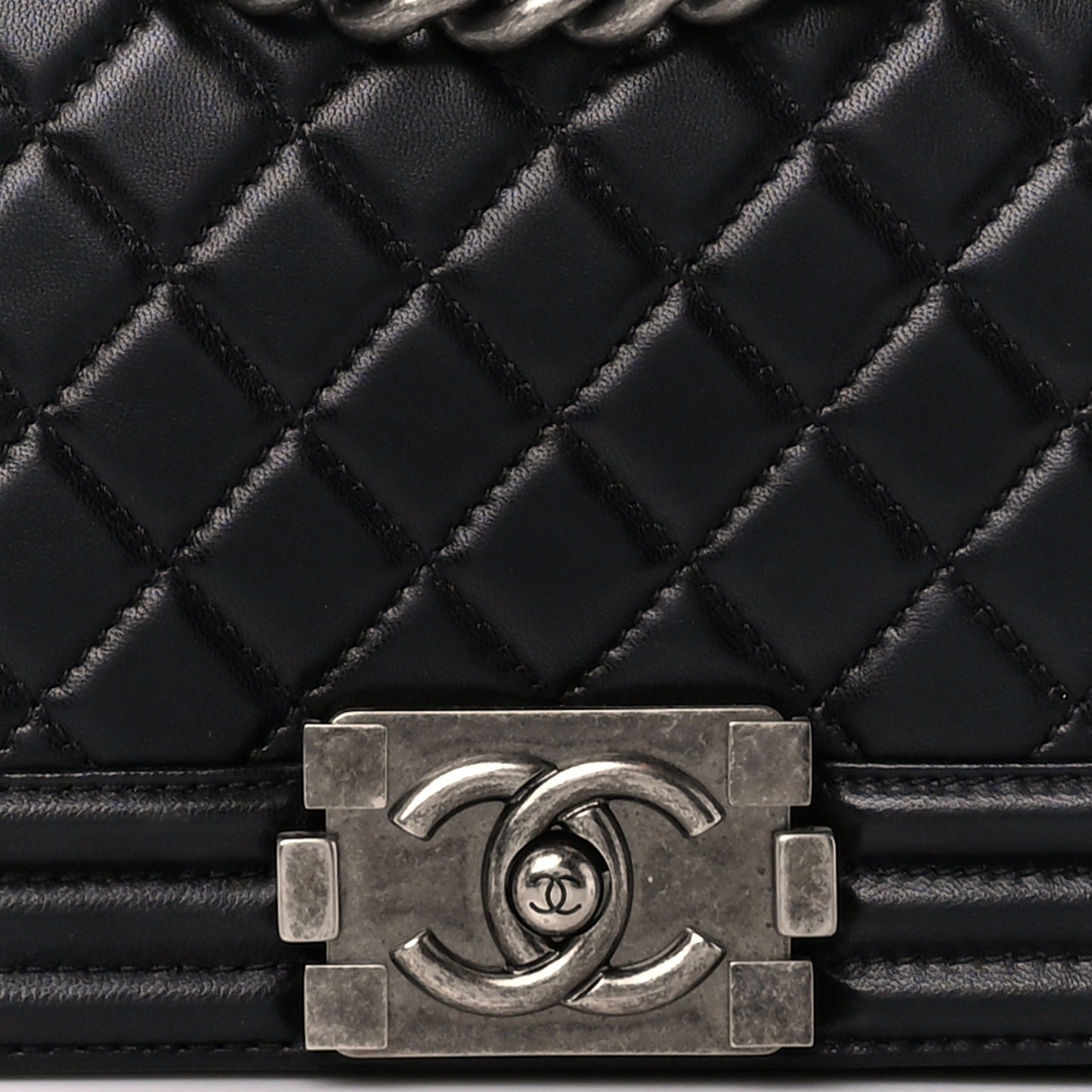 Lambskin Quilted Medium Boy Flap Black