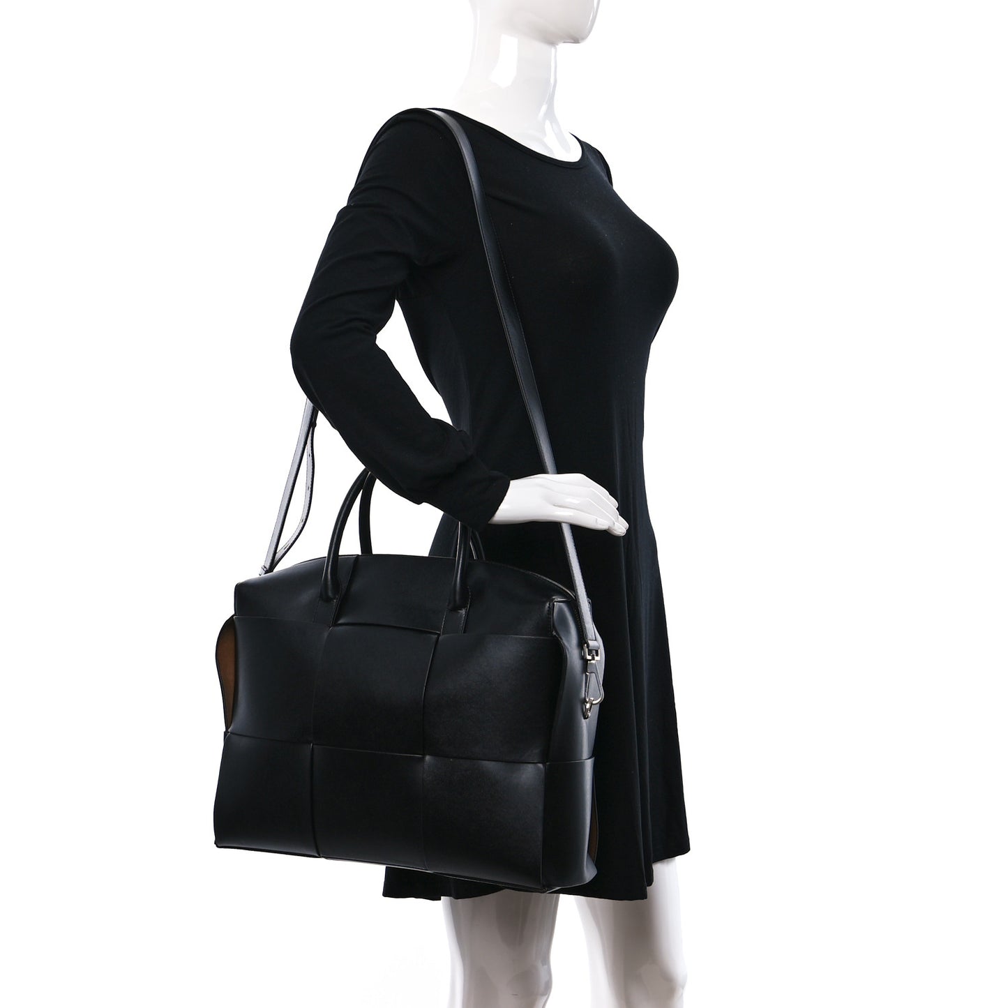 Calfskin Maxi Intrecciato Arco Briefcase Black