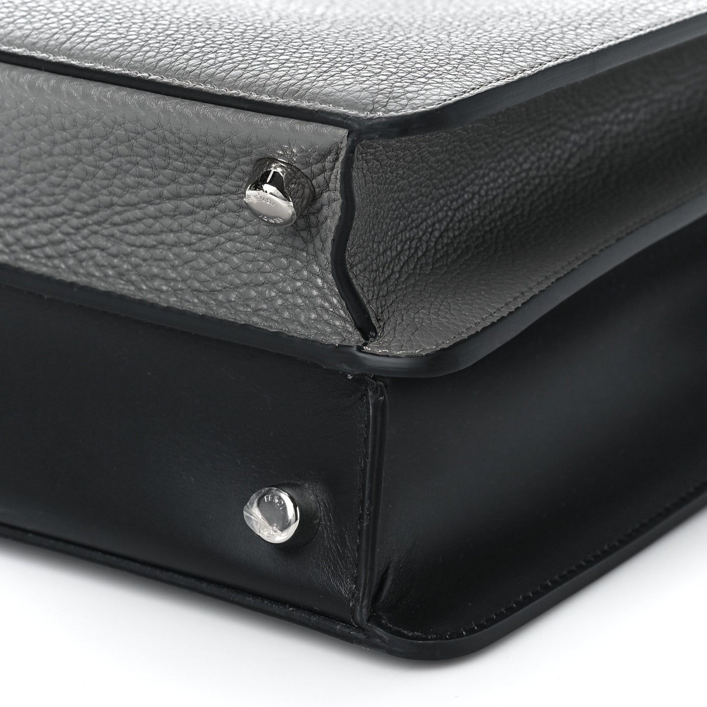 Cuoio Romano Vitello Cover Monochrome Medium Peekaboo I SEE U Satchel Argilla Black