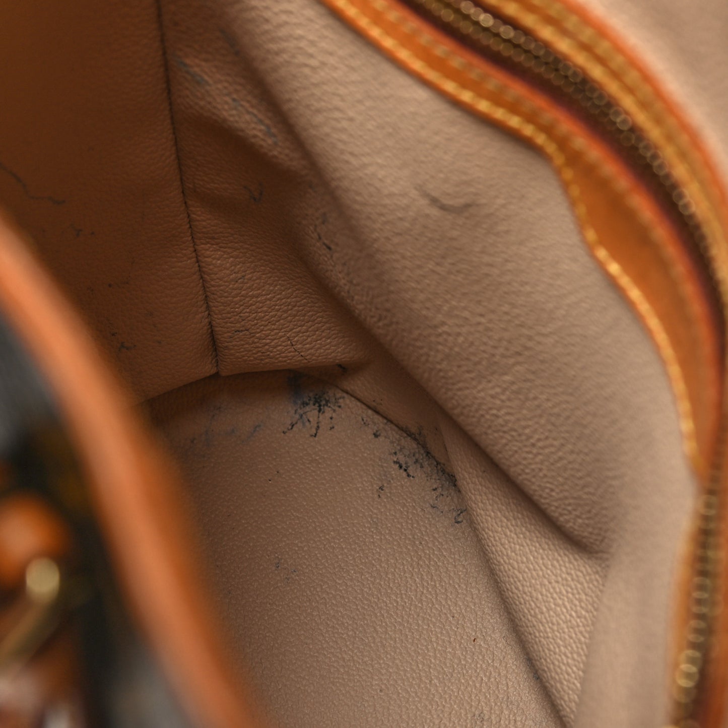 Monogram Petit Bucket 23