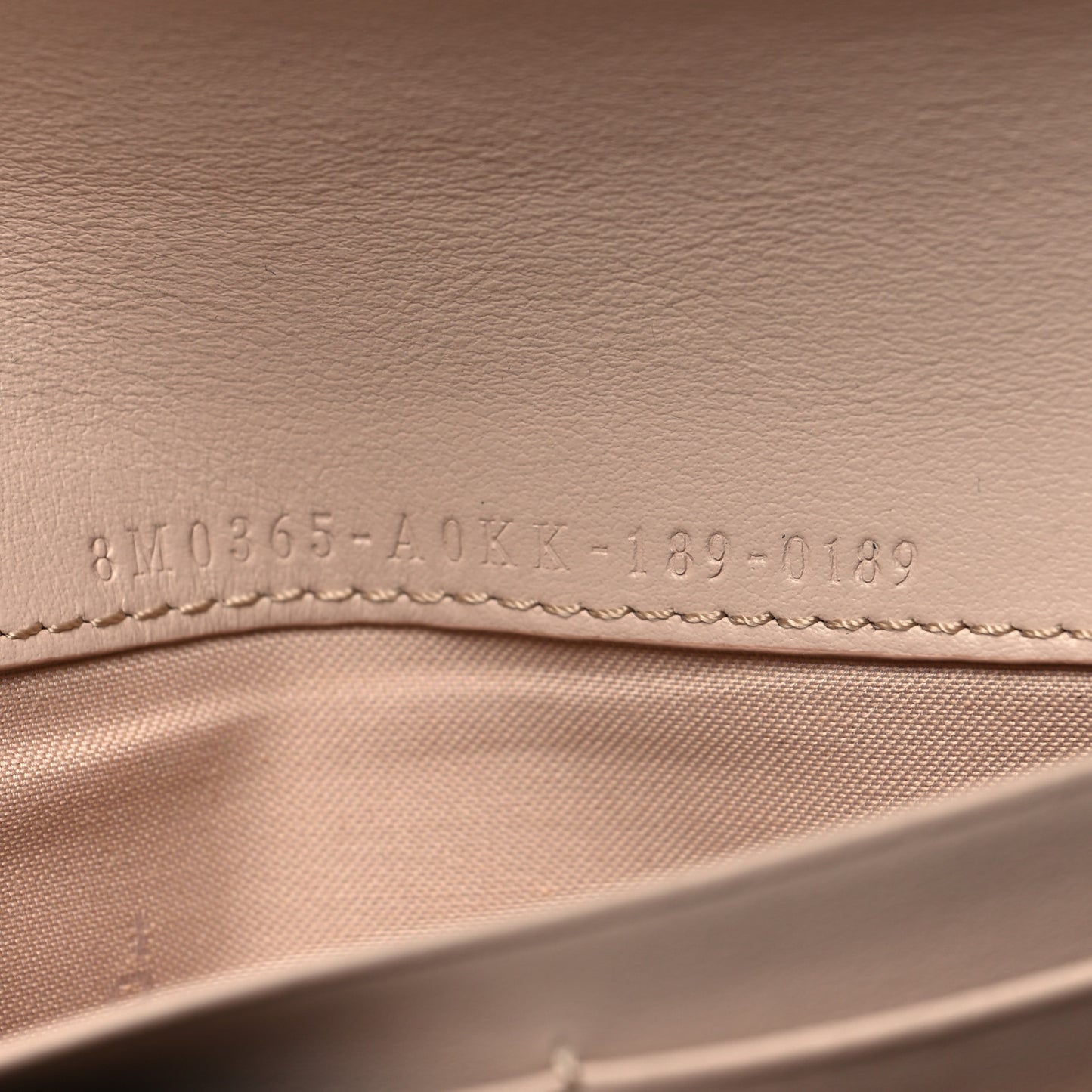 Vitello Cruise F is Fendi Continental Envelope Wallet on Chain Light Rose