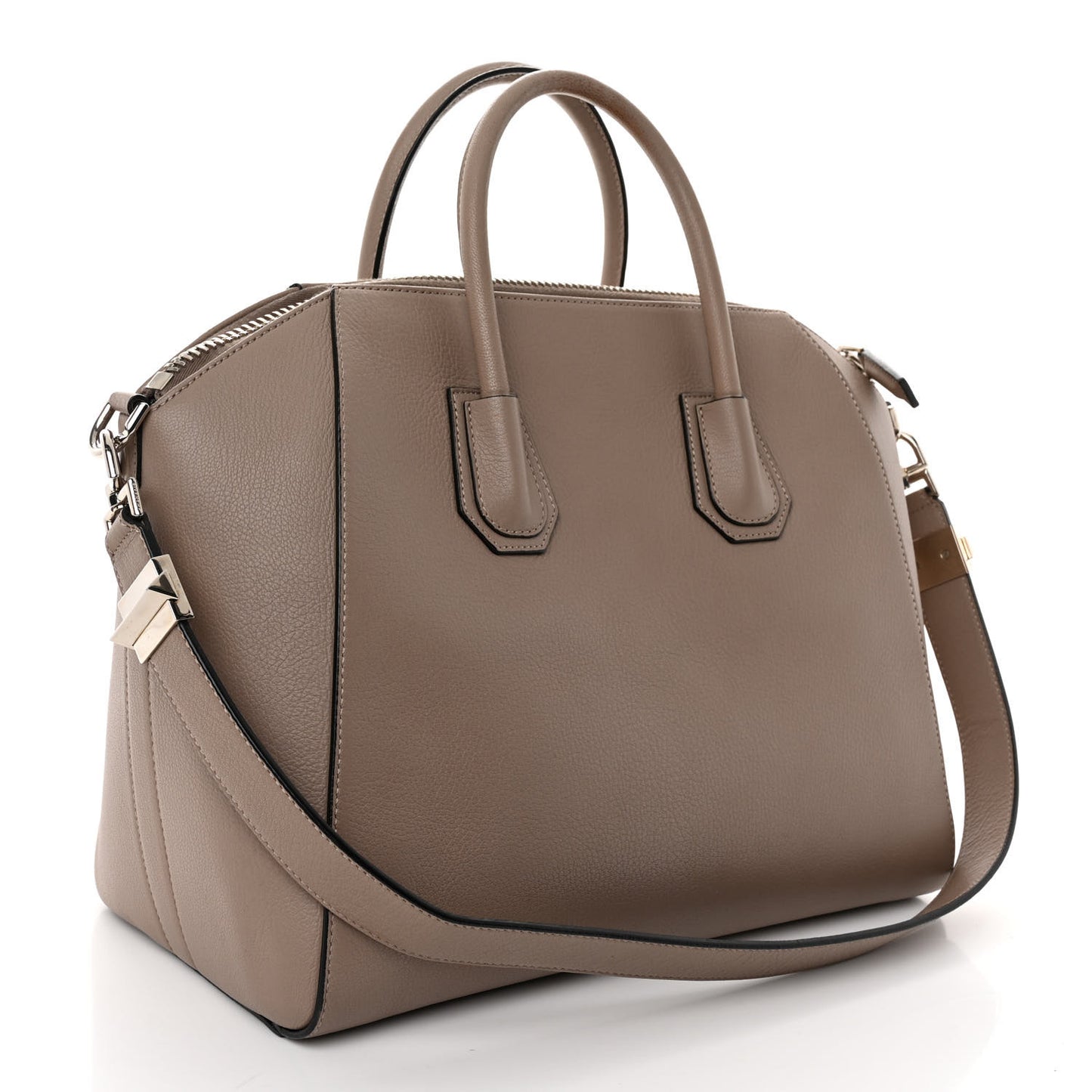 Sugar Goatskin Medium Antigona Sand