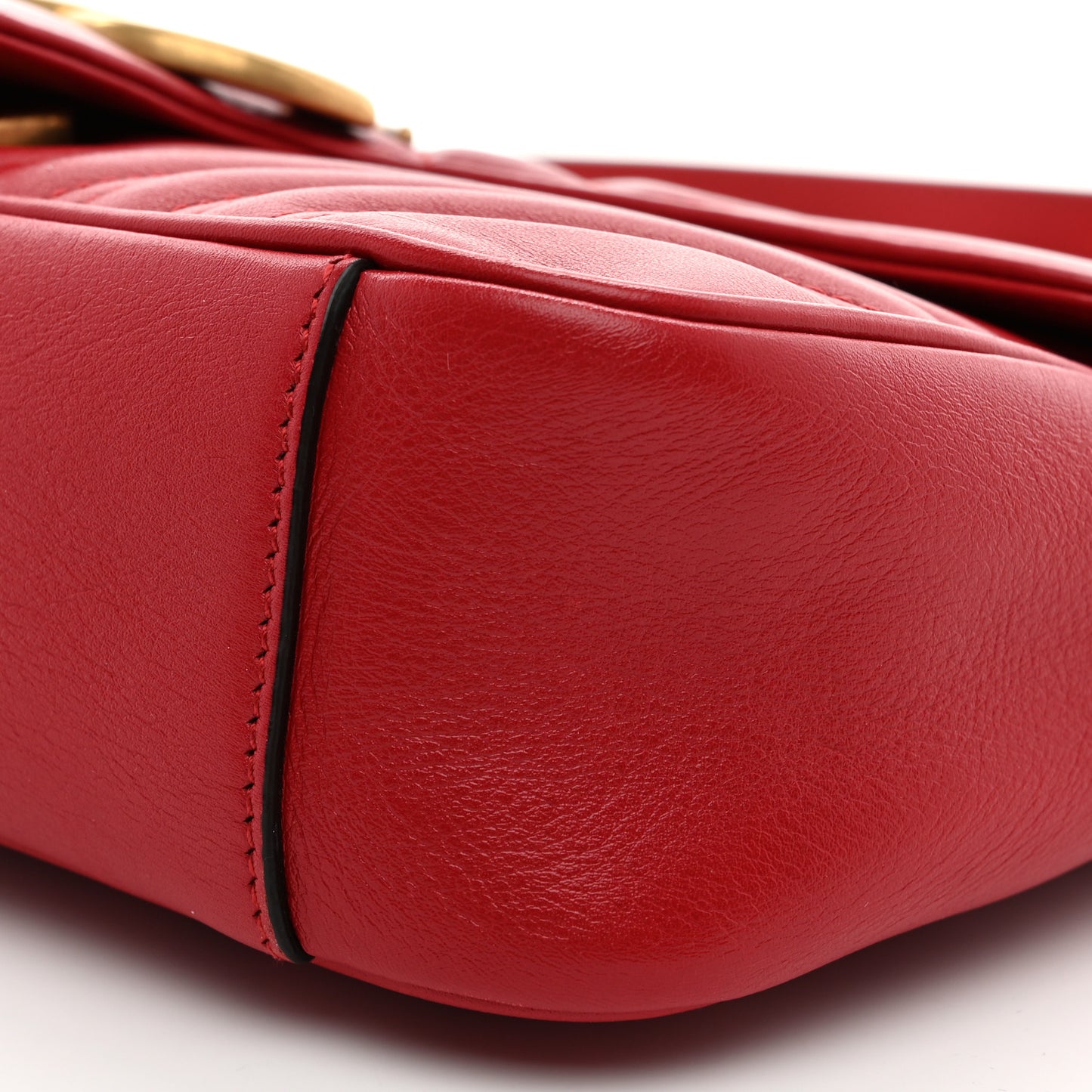 Calfskin Matelasse Small GG Marmont Shoulder Bag Hibiscus Red