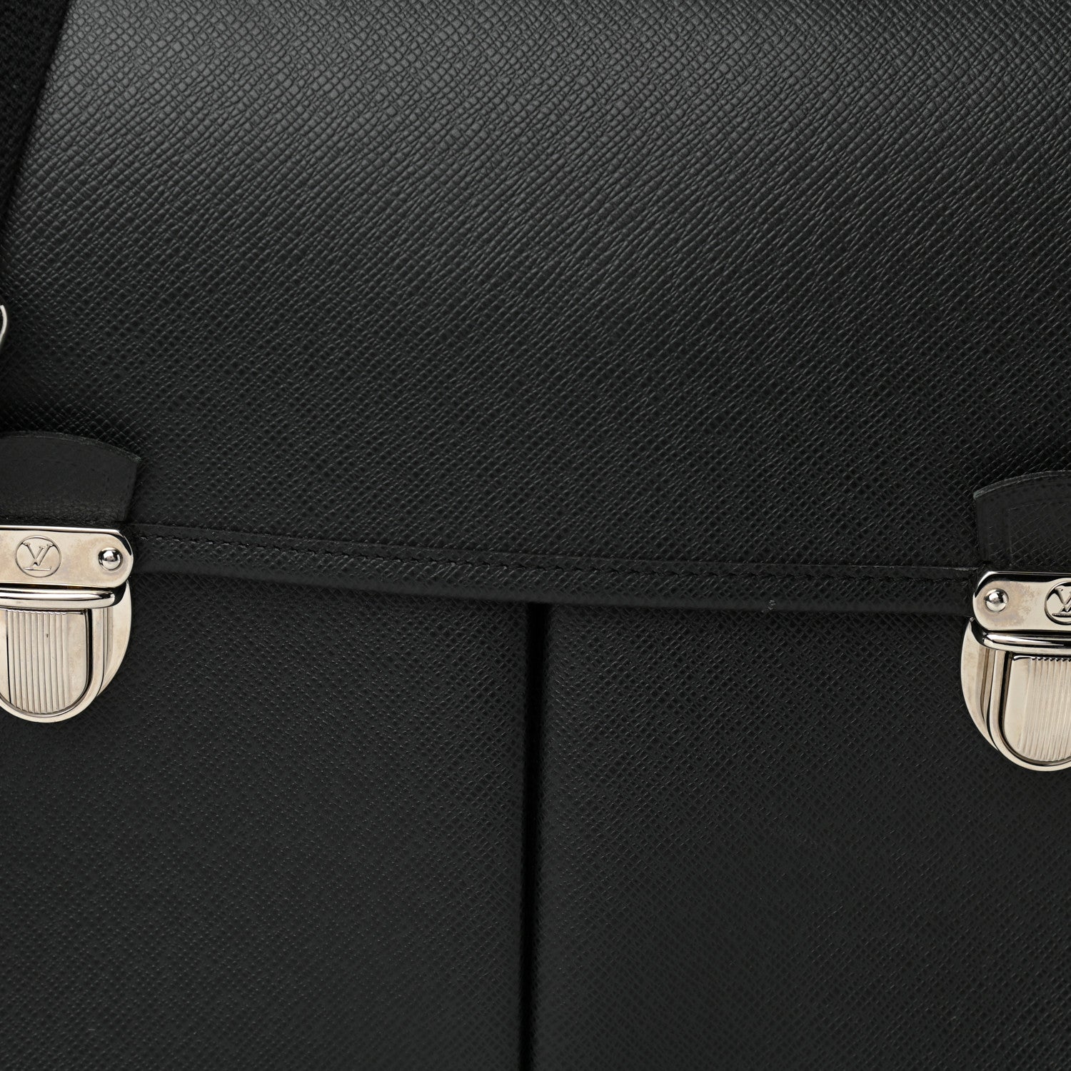 Louis Vuitton Taiga Alexei Messenger Ardoise 7 of 10