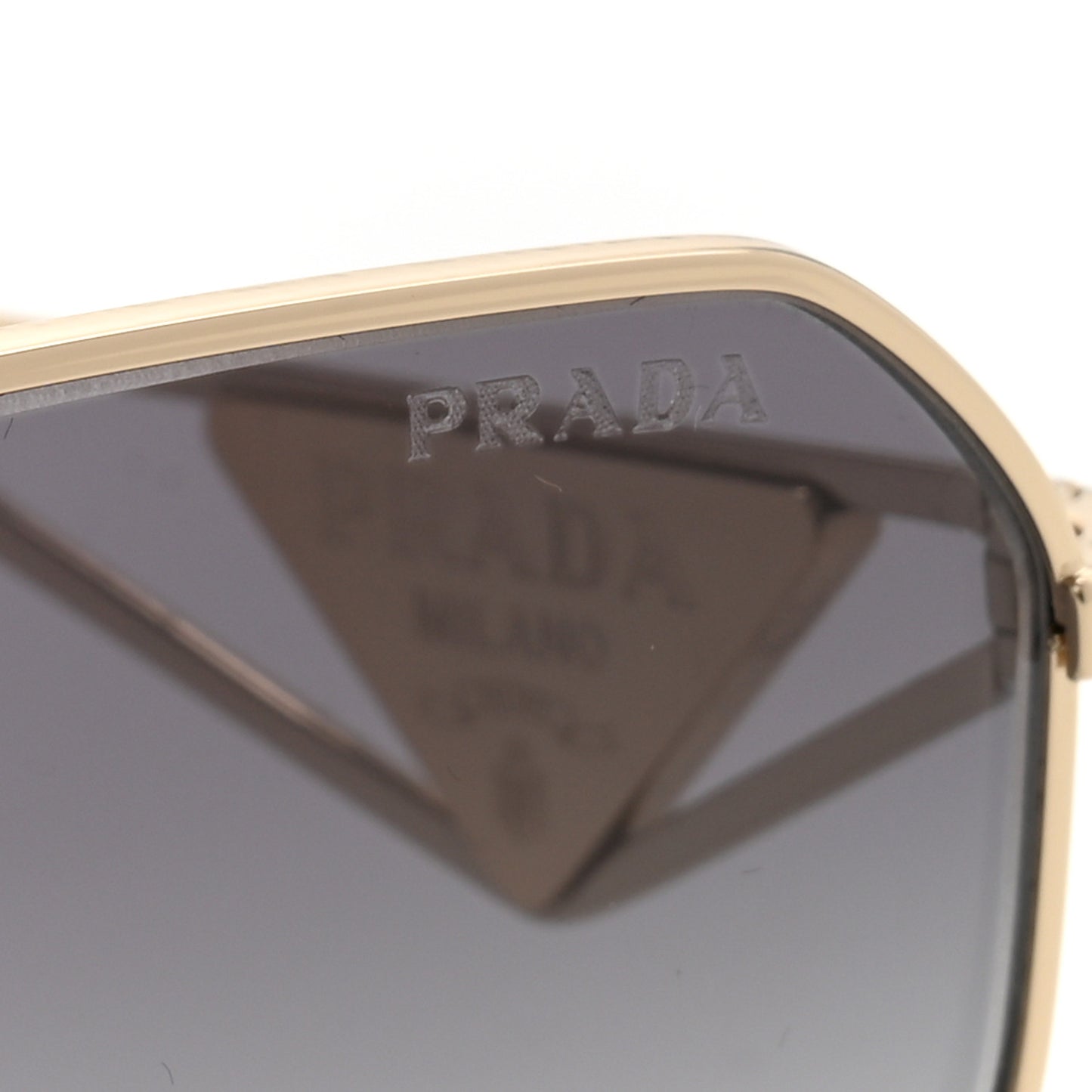 Metal Symbole Triangle Logo Sunglasses SPR A51 Gold Blue