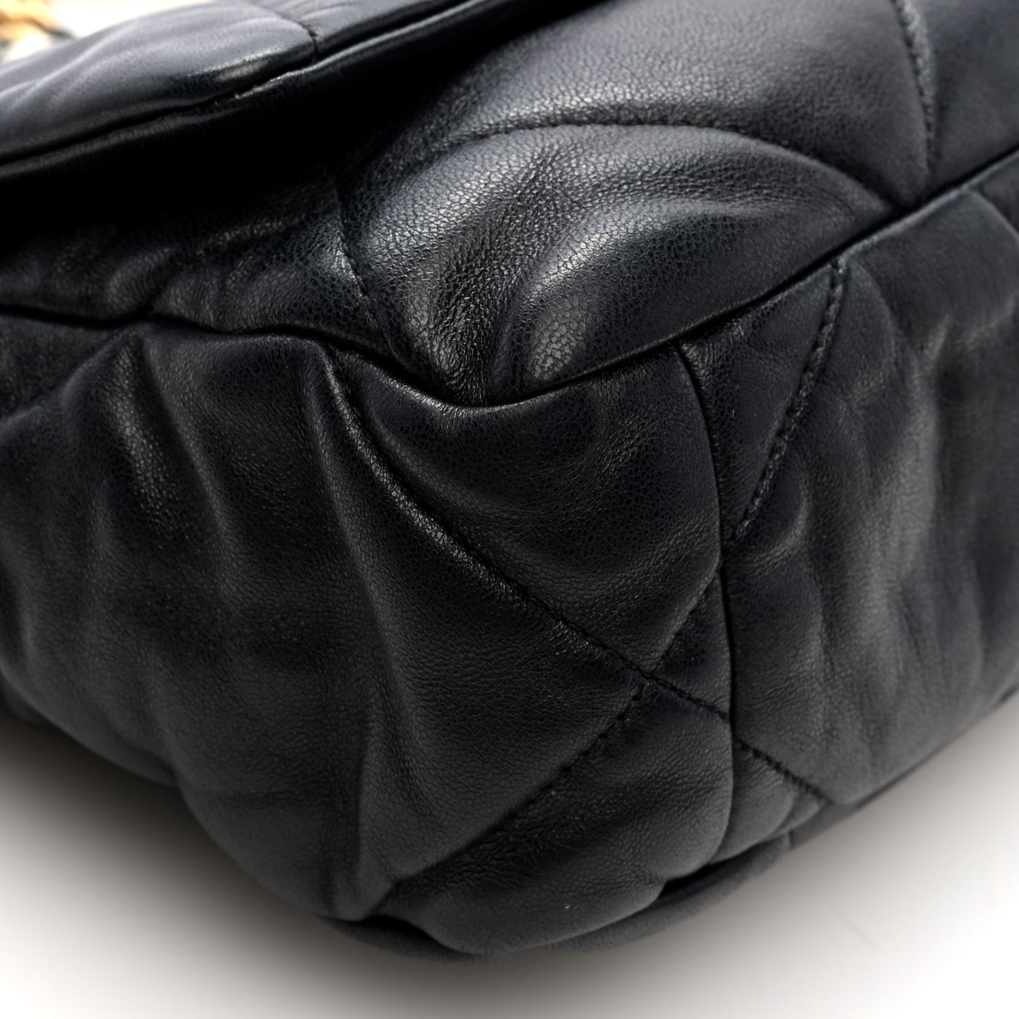 Lambskin Quilted Medium Chanel 19 Flap Black
