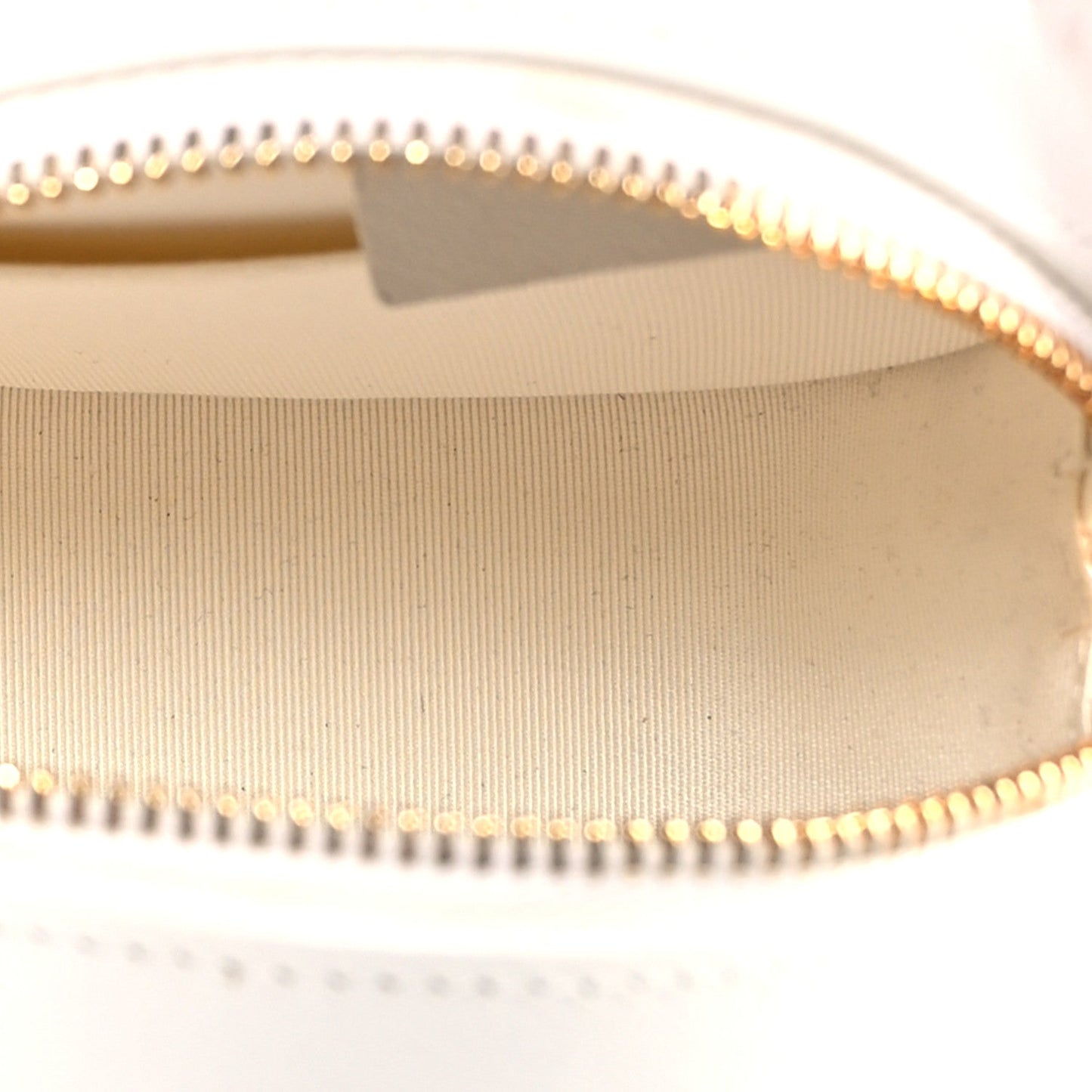 Lambskin Fur Quilted Round Clutch With Chain Ivory