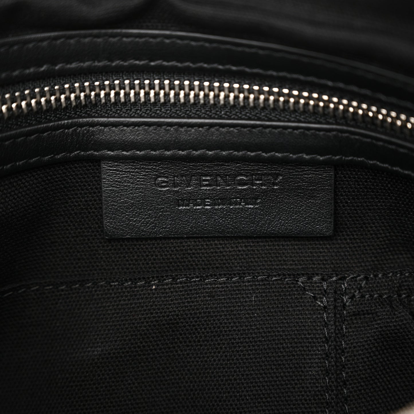 Calfskin Medium Logo Pandora Black