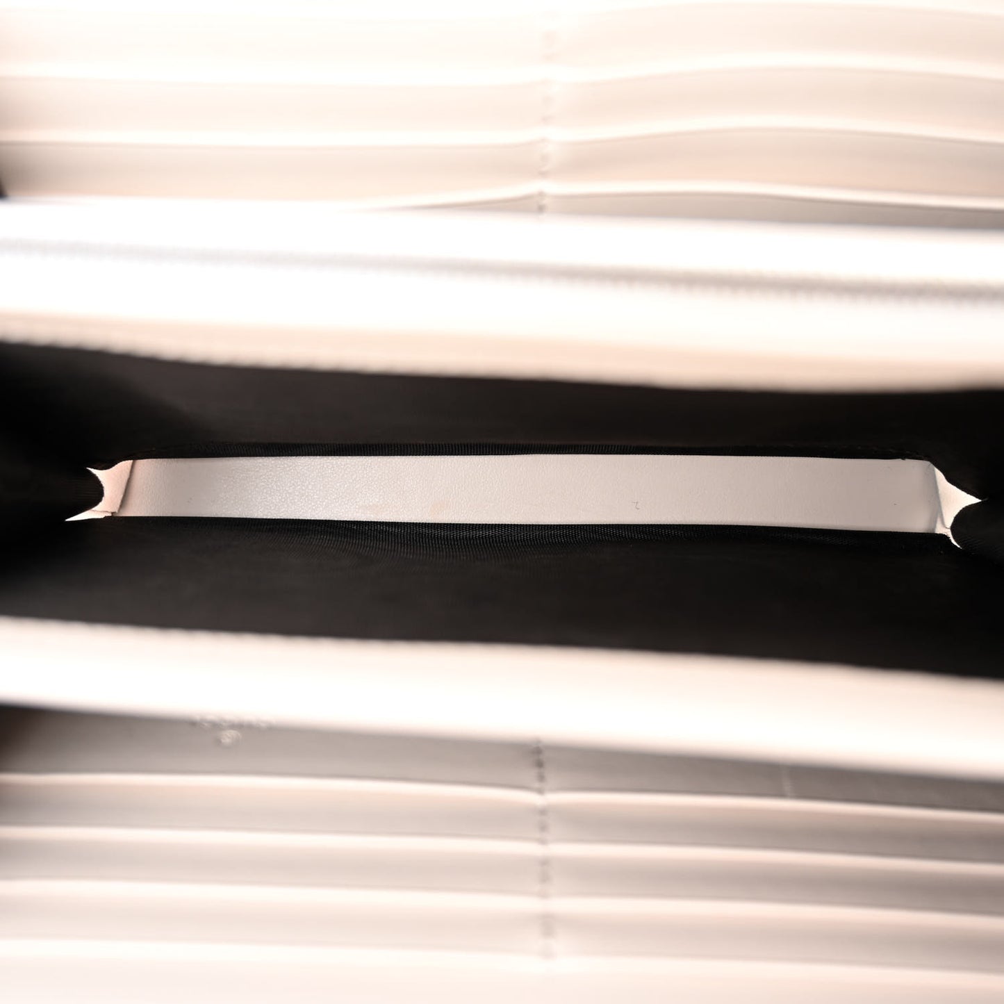 Calfskin Matelasse GG Marmont Chain Wallet Mystic White