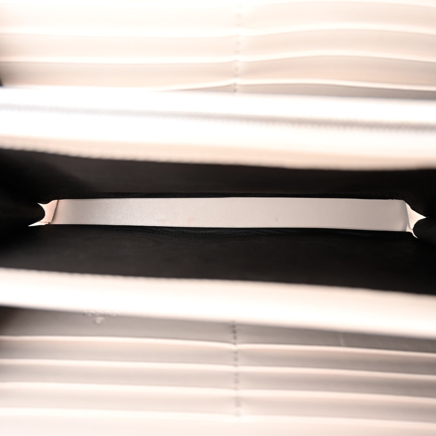 Gucci Calfskin Matelasse GG Marmont Chain Wallet Mystic White 5 of 15