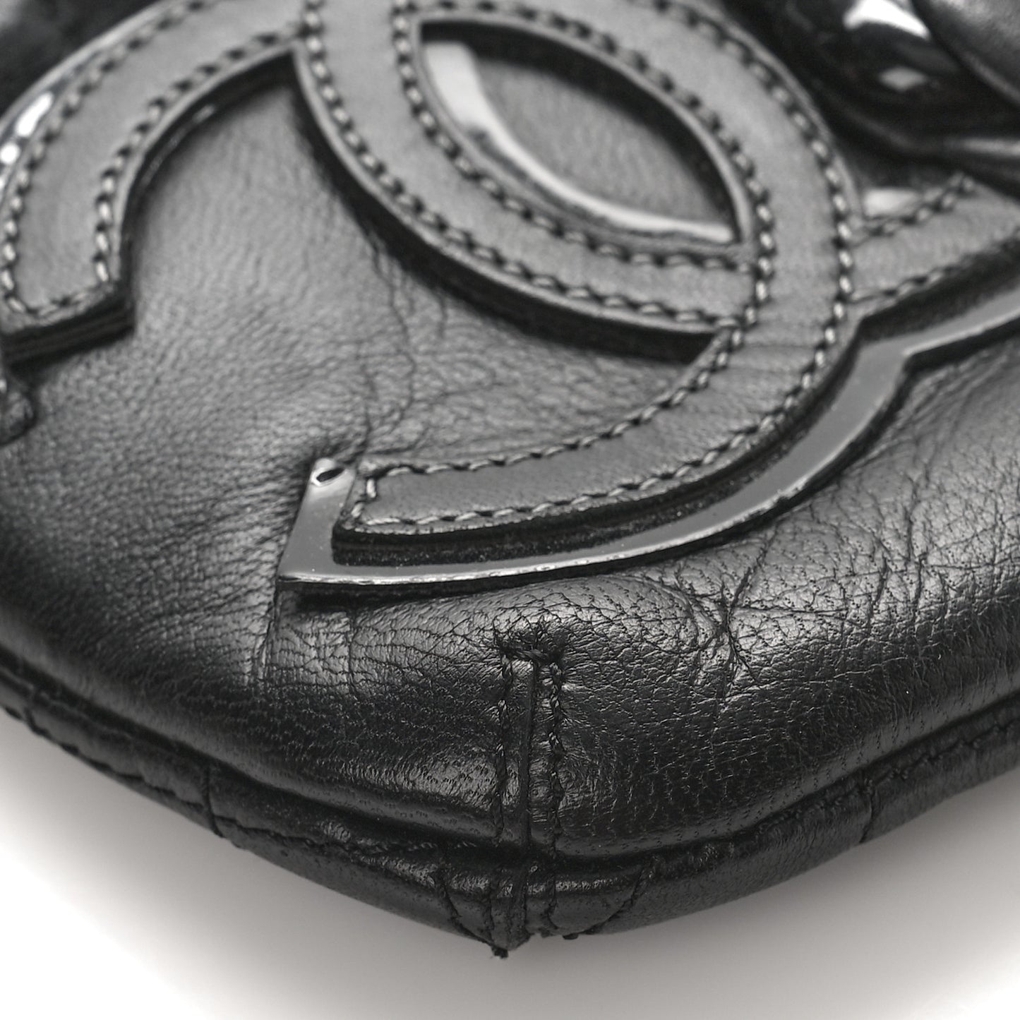 Lambskin Camellia No. 5 Chain Pouch Black
