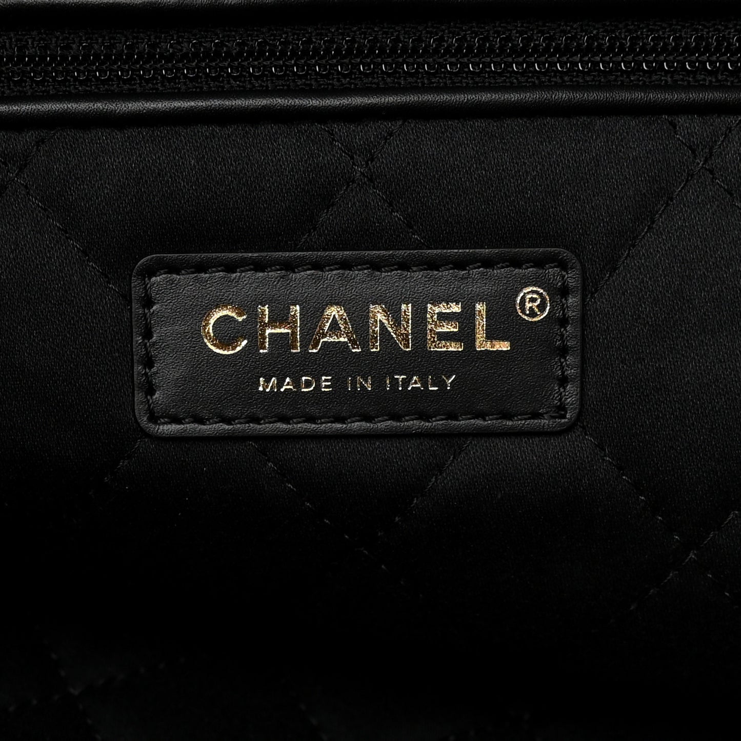Shiny Calfskin Quilted Chanel 22 Black