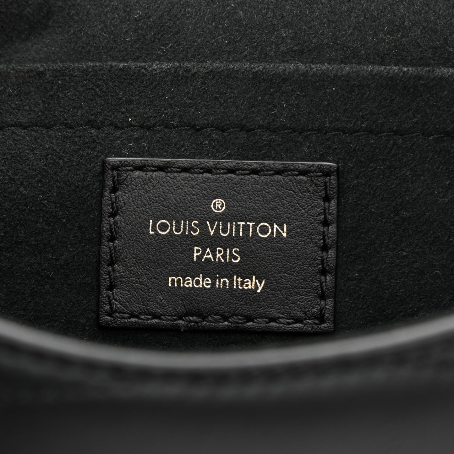 Calfskin Embroidered New Wave Chain MM Black